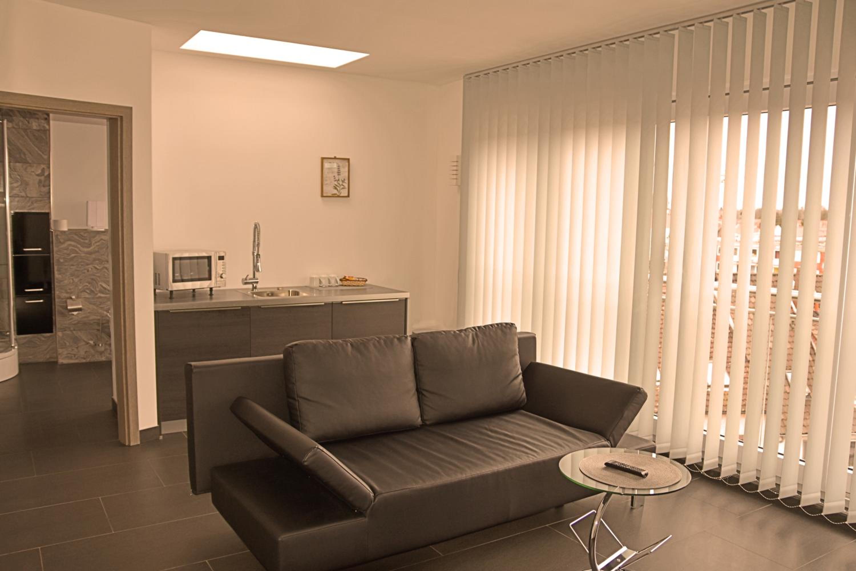 One-Bedroom Suite - Photo 5