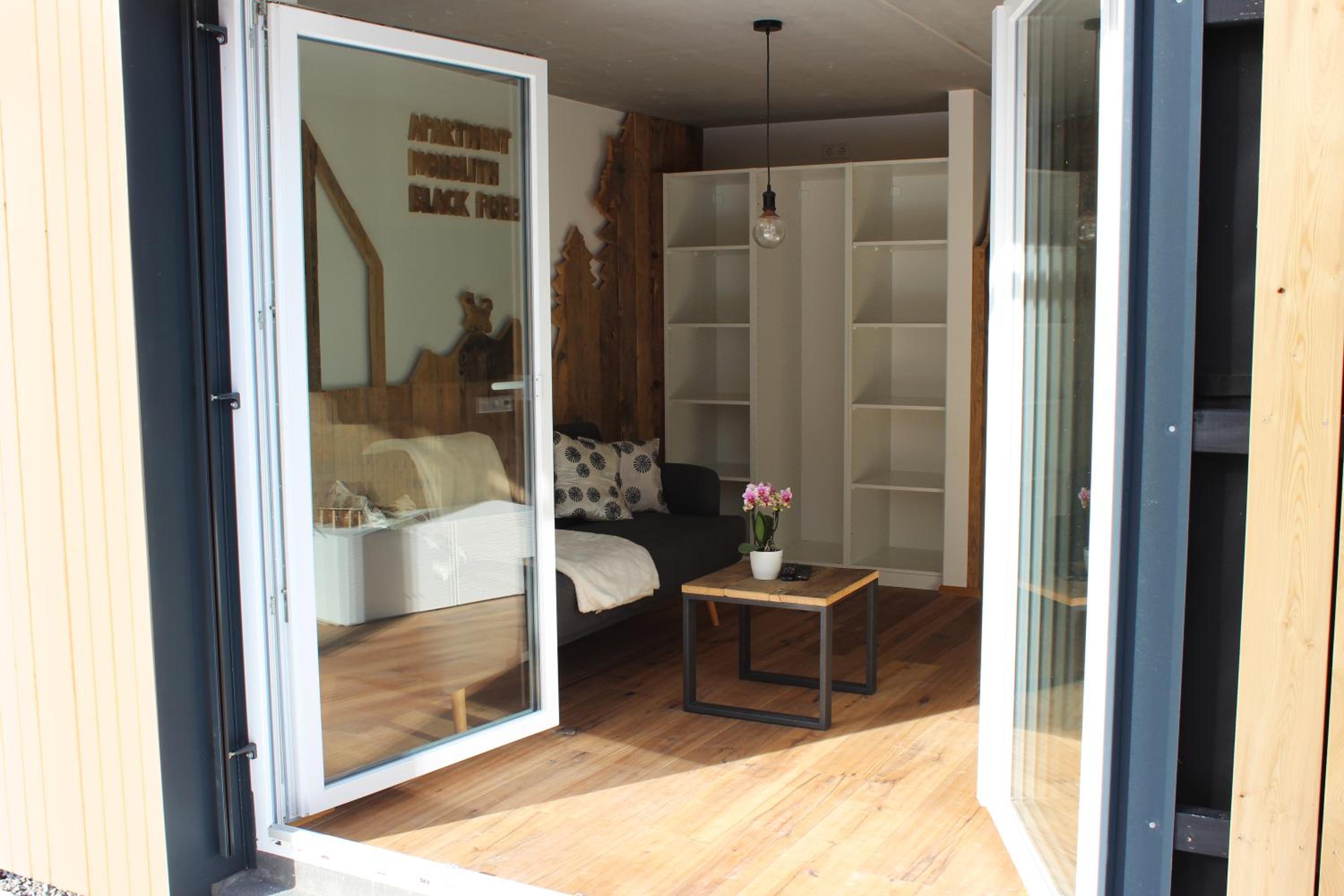 One-Bedroom Apartment - Photo 1