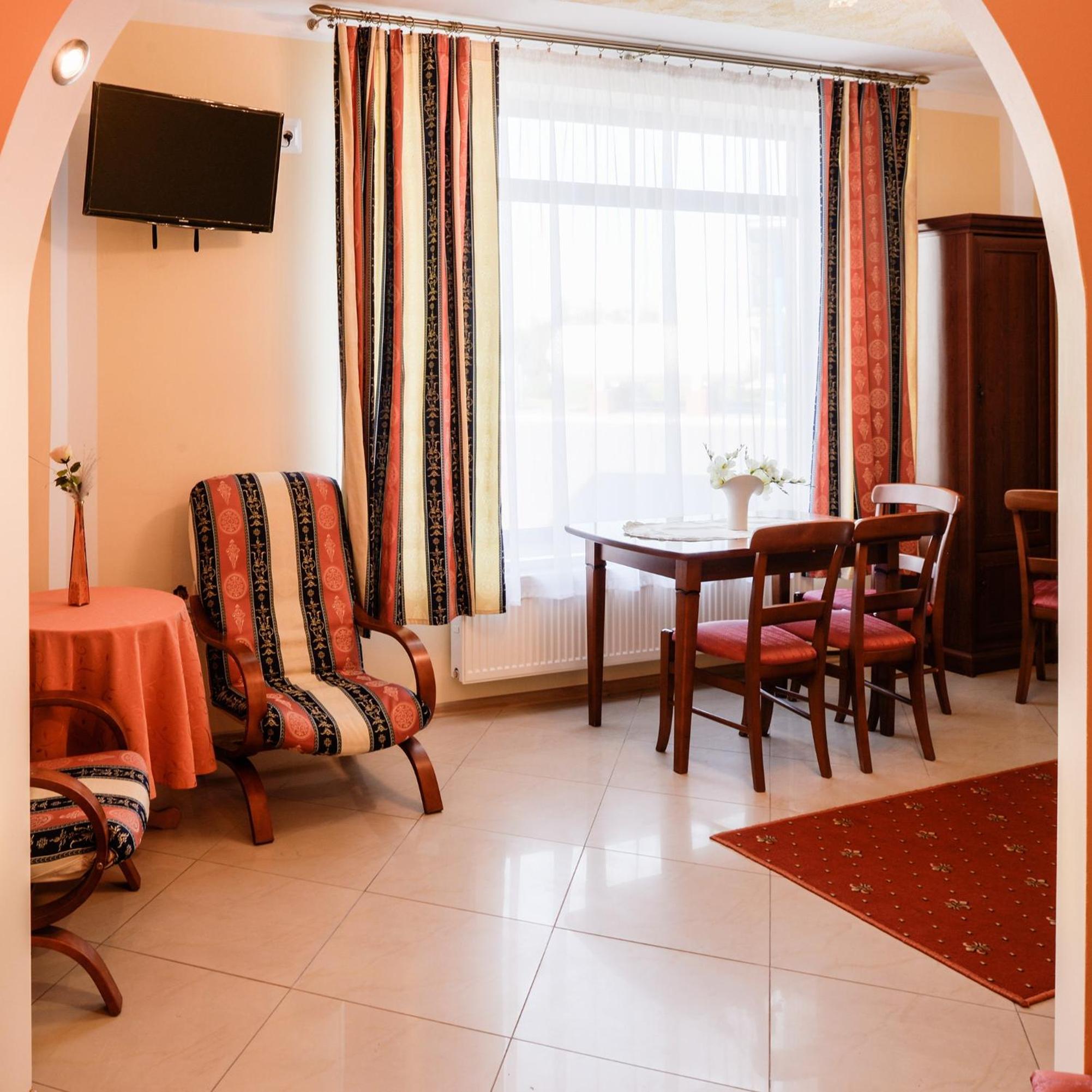 Comfort Triple Room with Shower - Photo 3