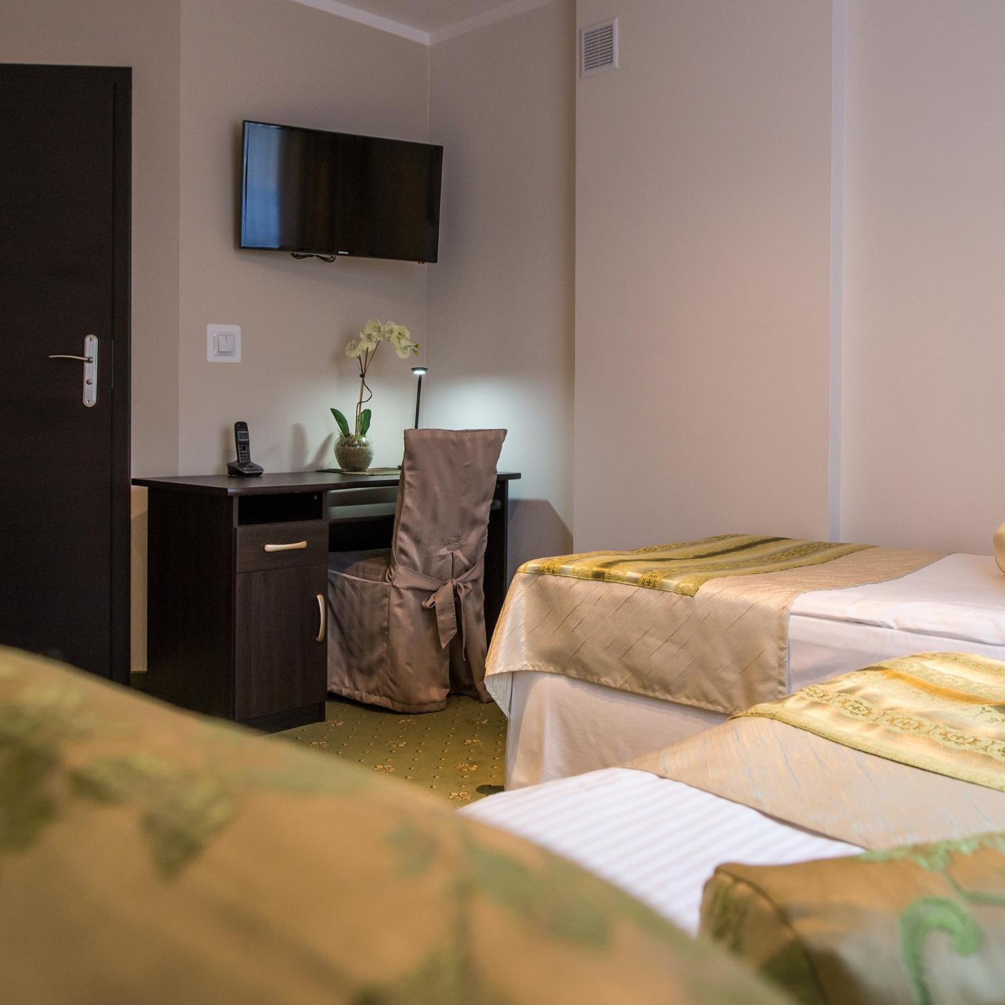 Comfort Triple Room with Shower - Photo 2
