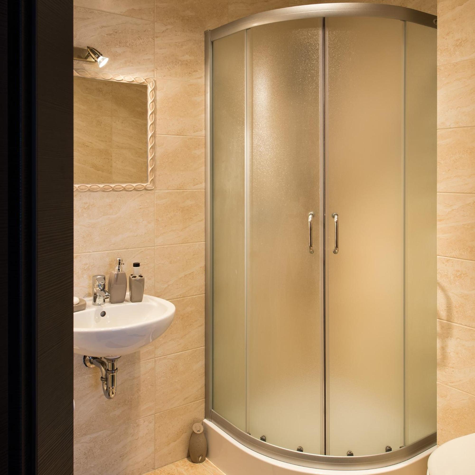 Comfort Triple Room with Shower - Photo 6