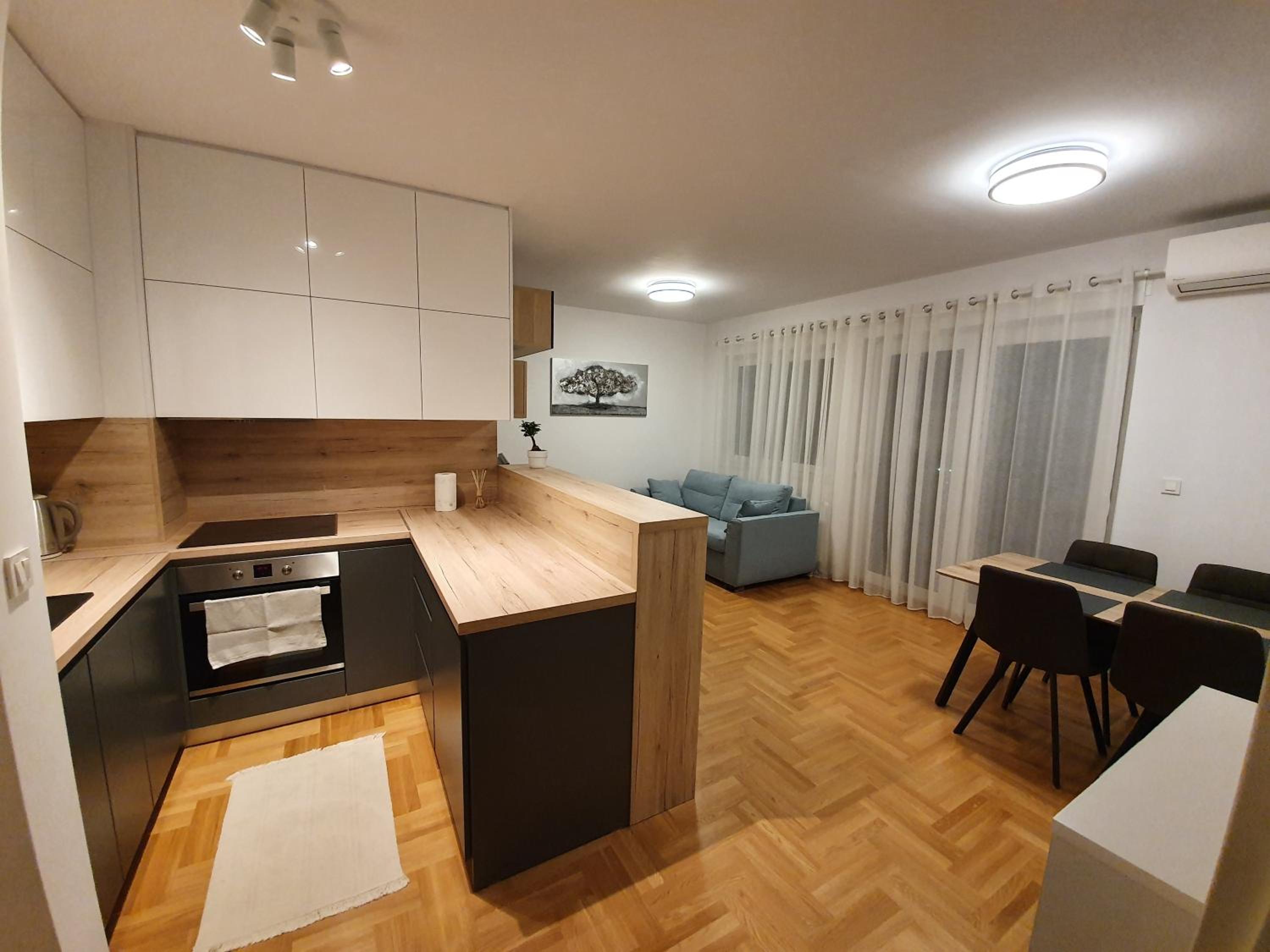 One-Bedroom Apartment - Photo 7