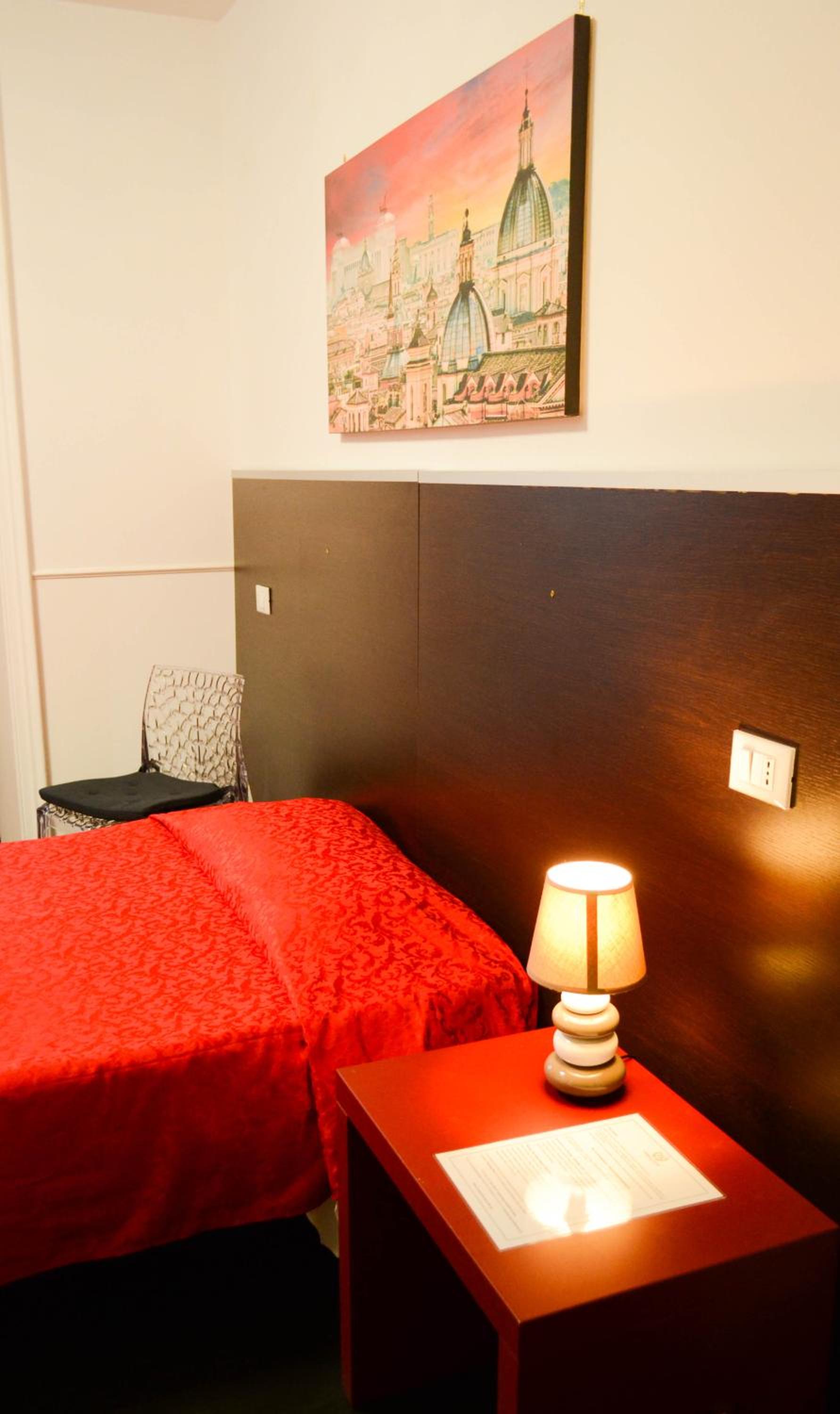 Single Room with Private Bathroom photo 1