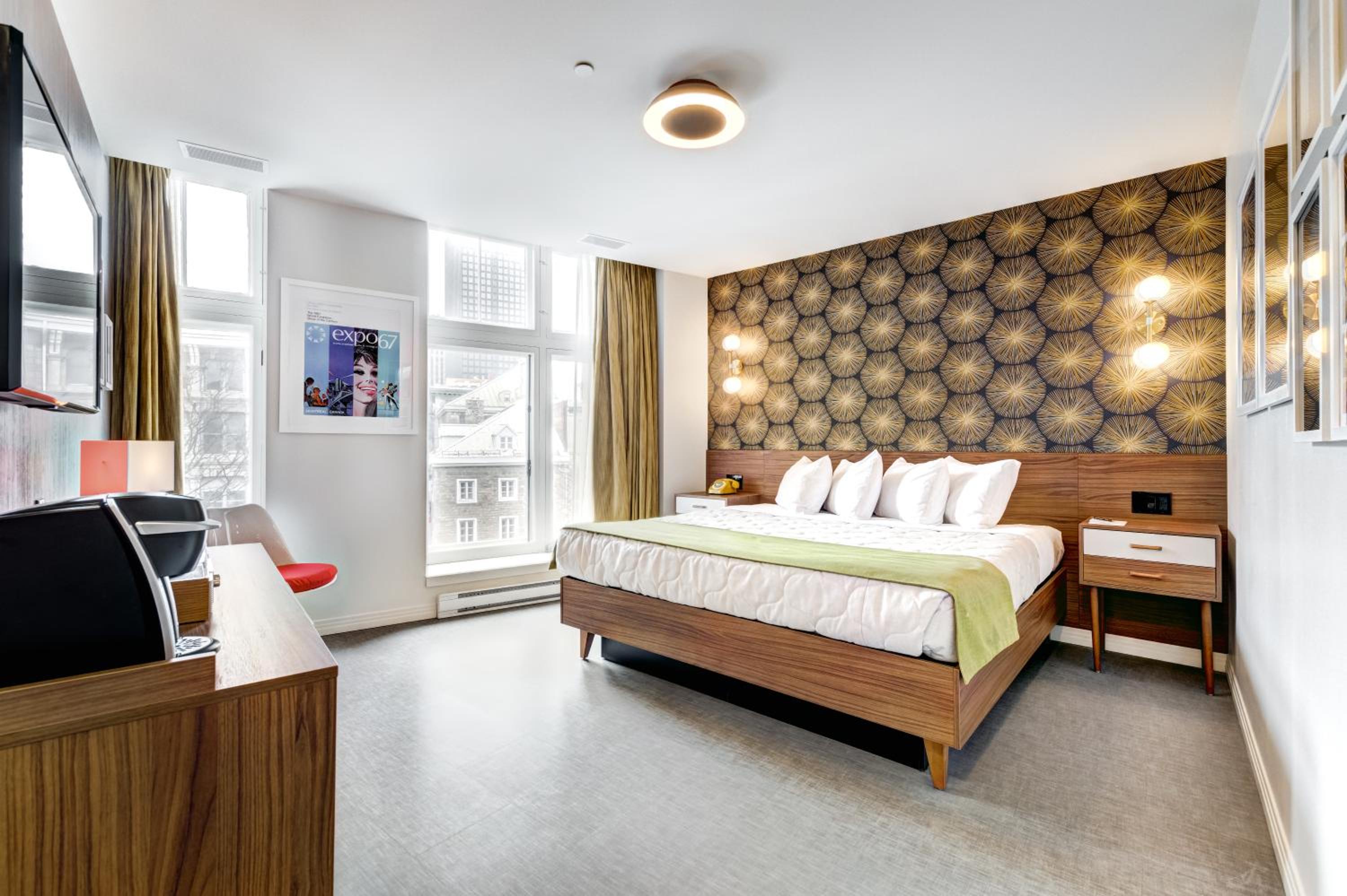 Deluxe King Room