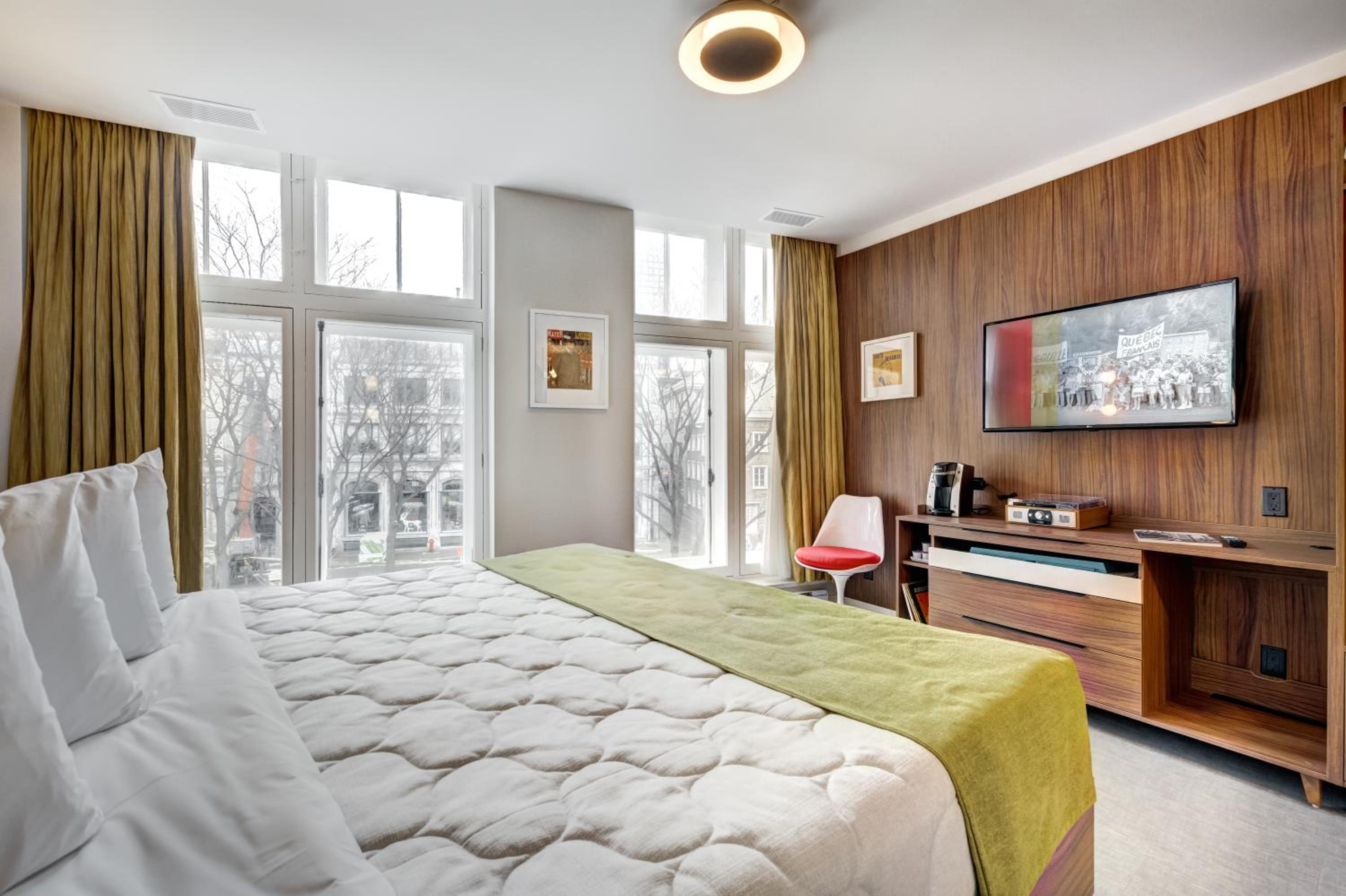Deluxe King Room photo 1