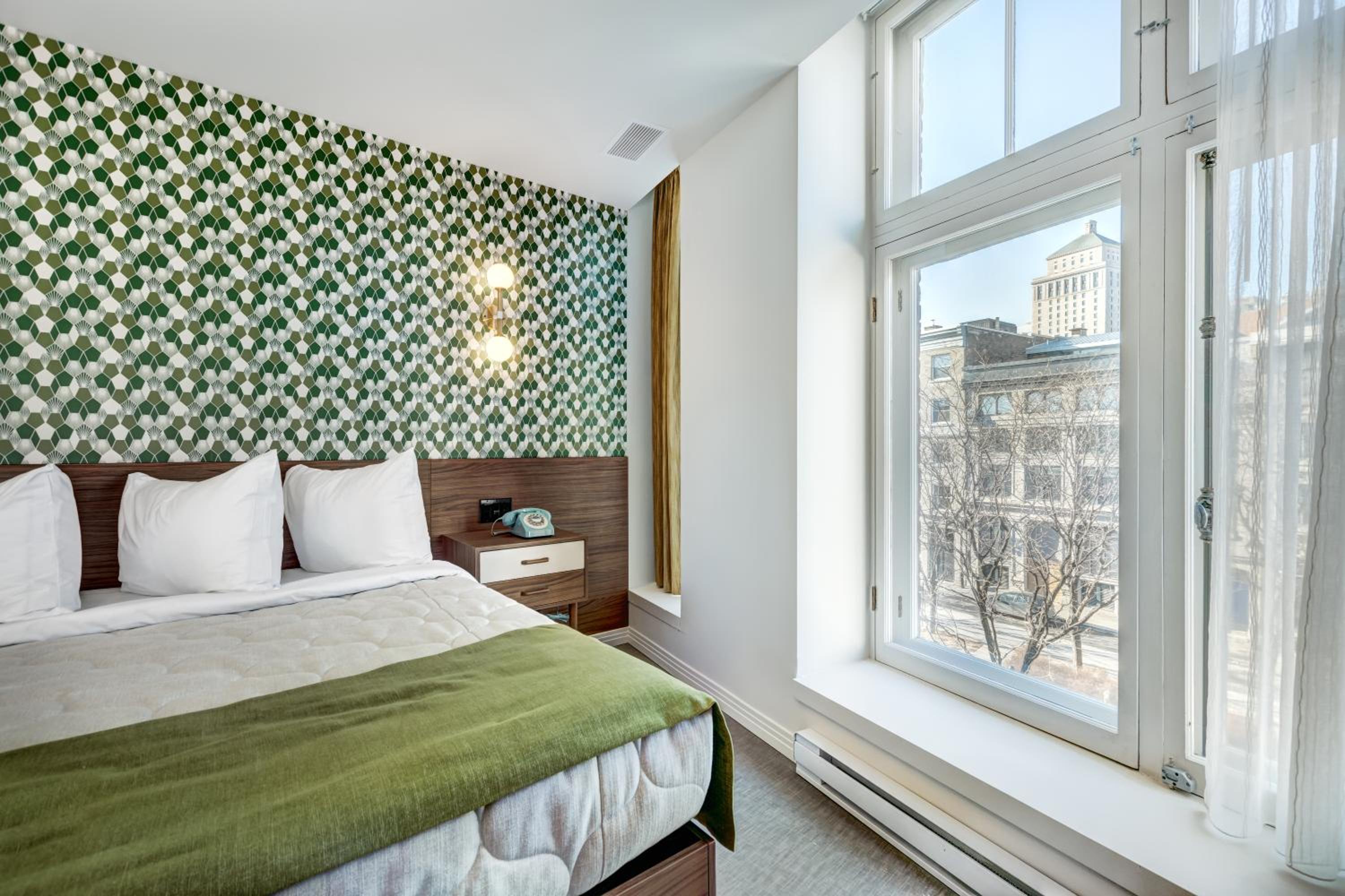 Deluxe King Room photo 2