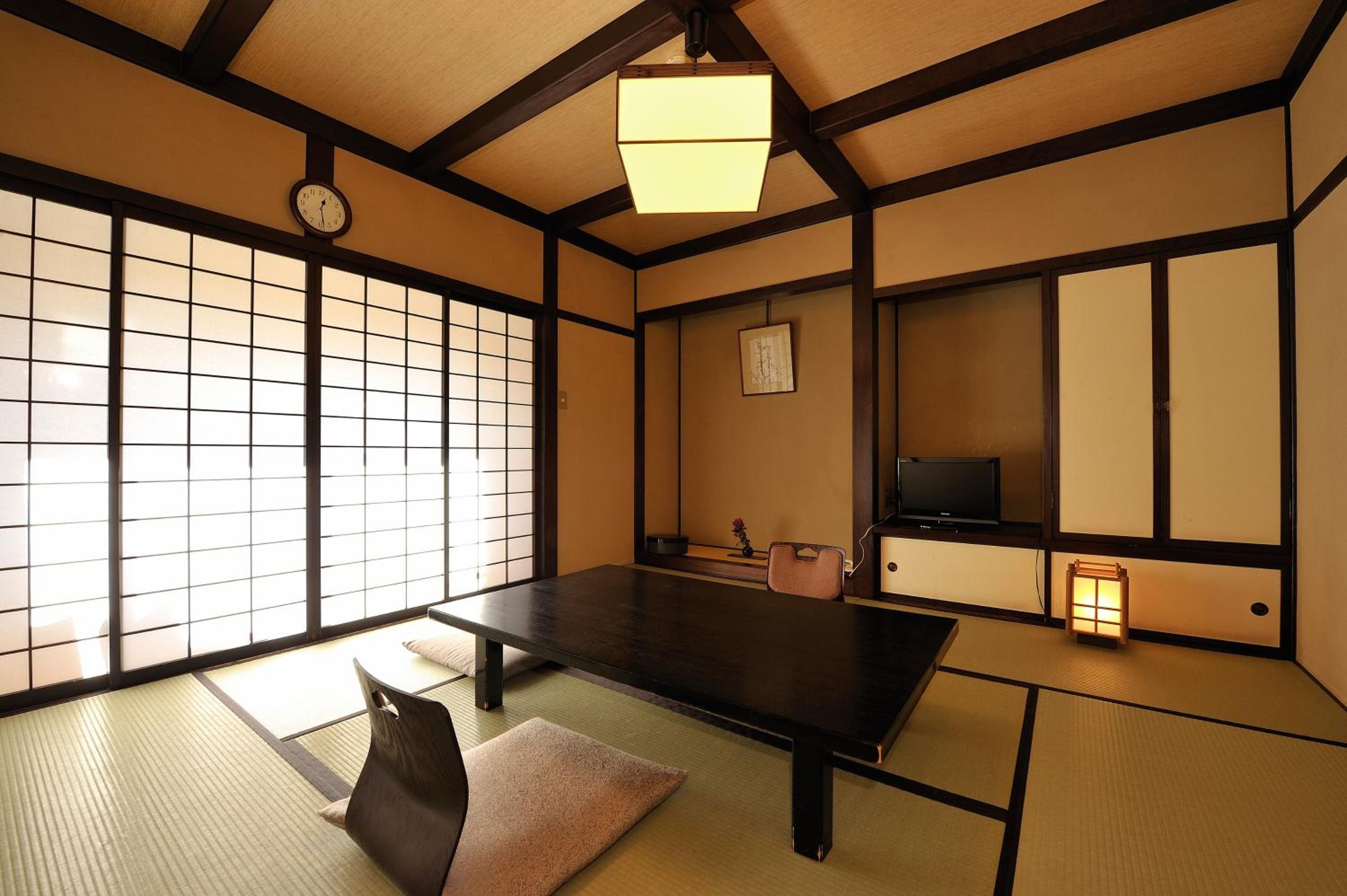 Japanese-Style Standard Room with Shared Bathroom photo 2