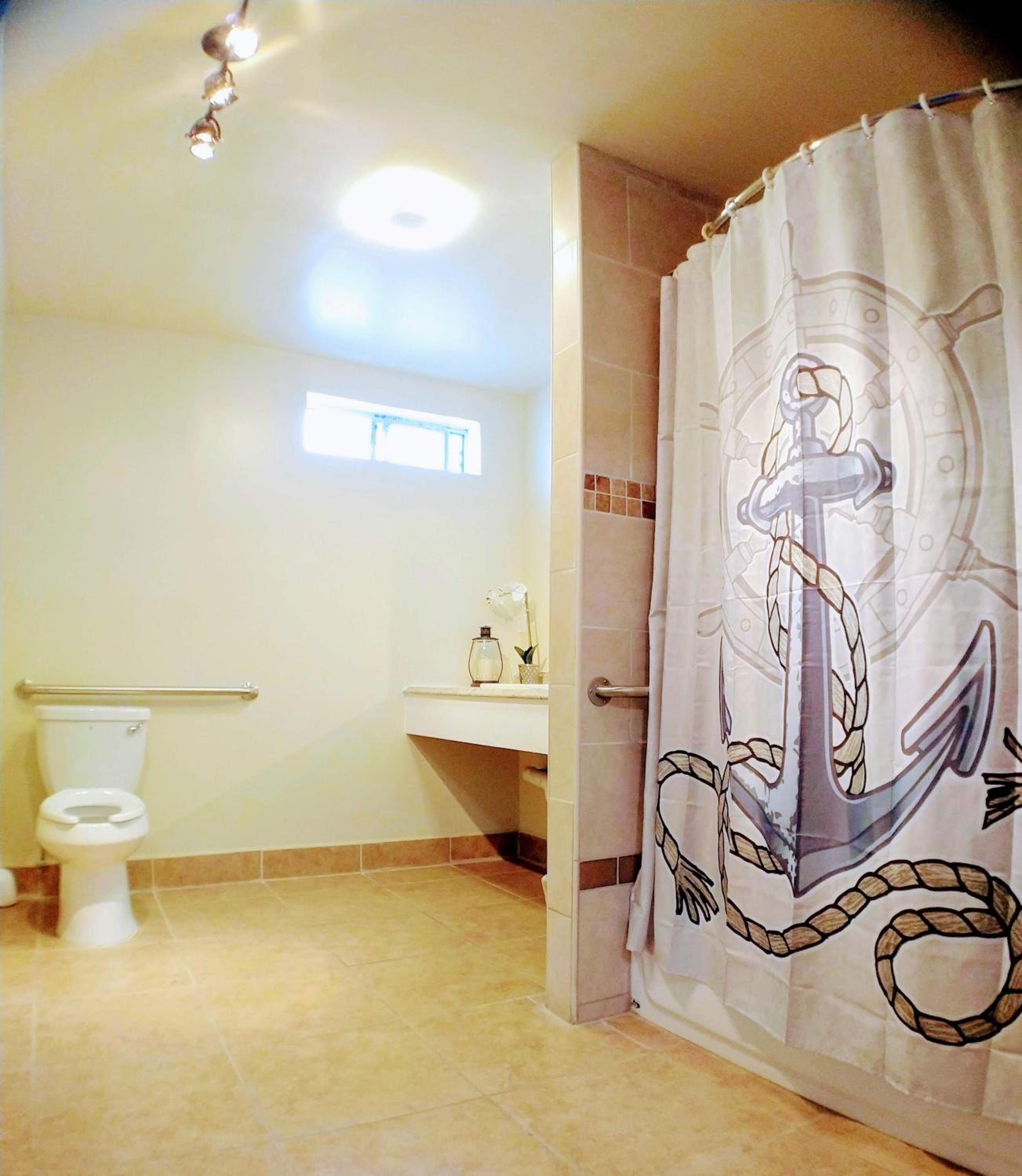 Large Double Room - Photo 2