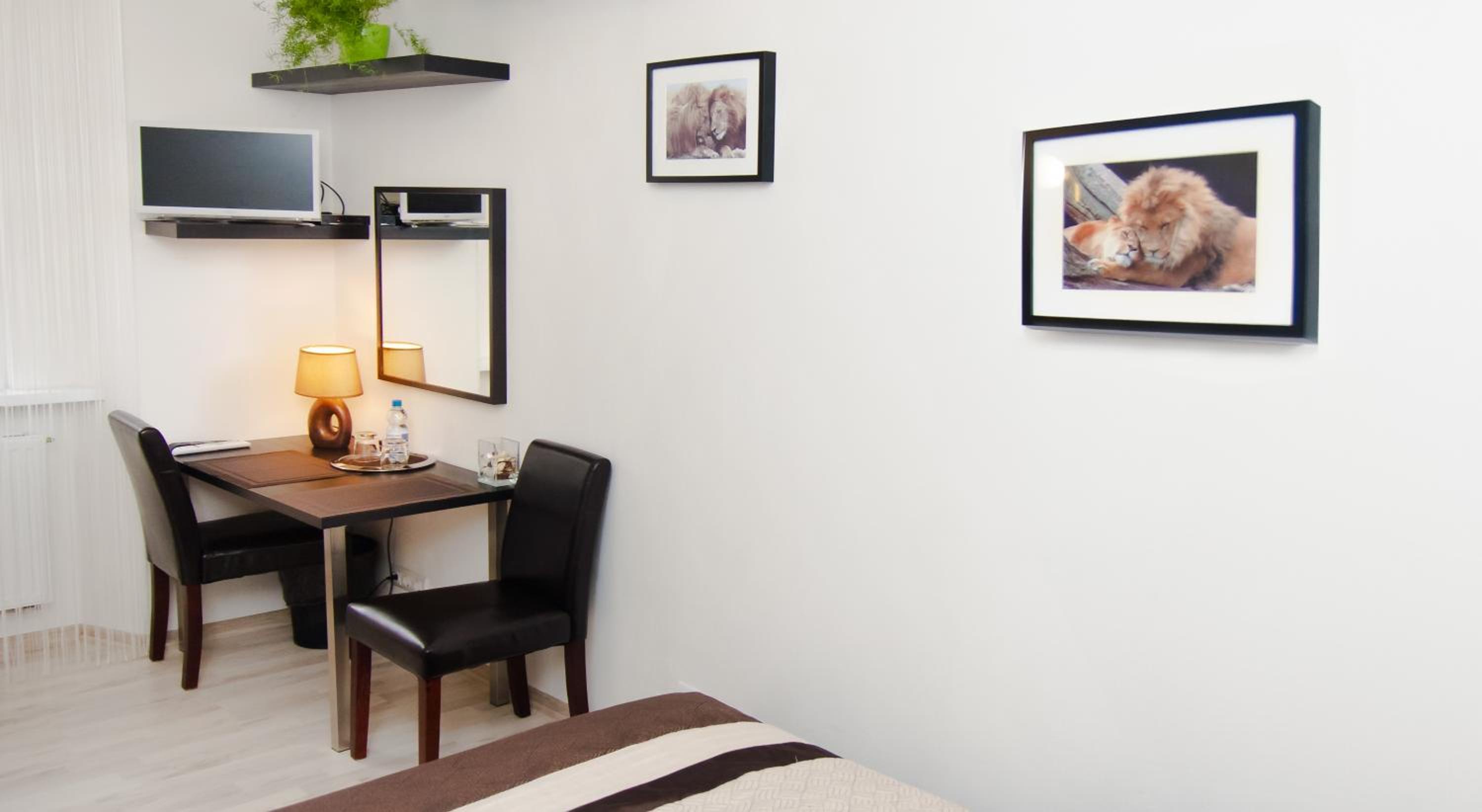 Two-Bedroom Apartment - Photo 6