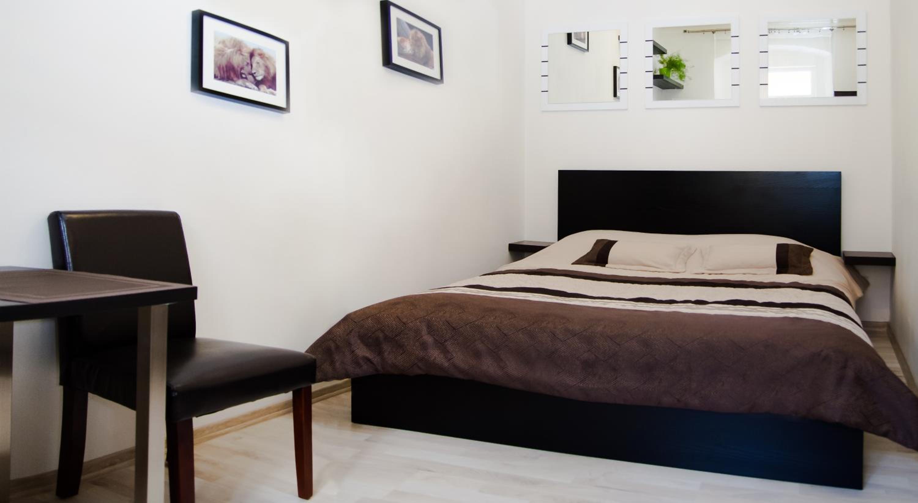 Two-Bedroom Apartment - Photo 9