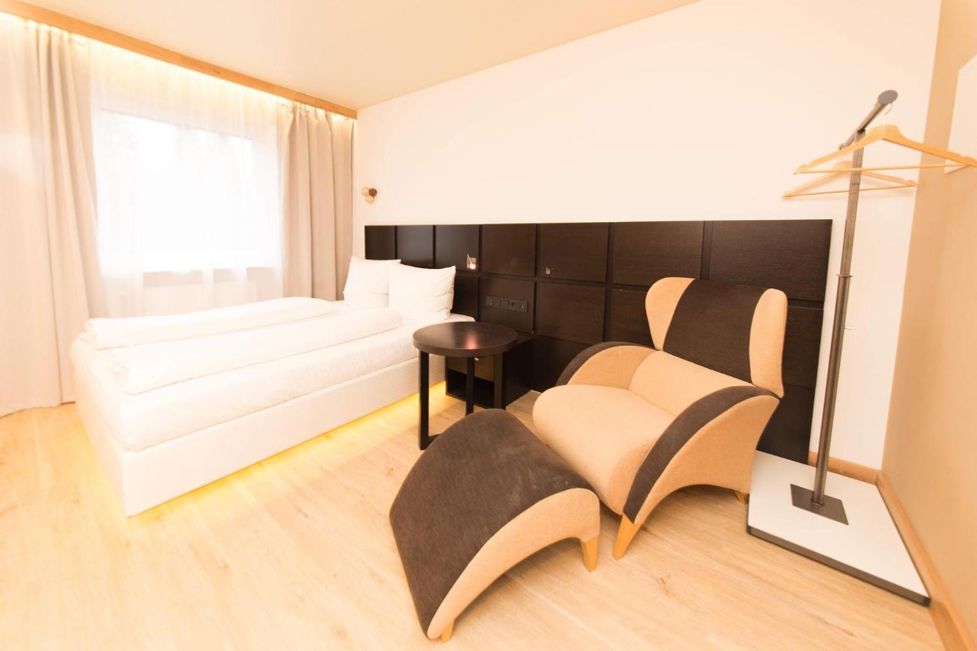 Small Double Room - Photo 3