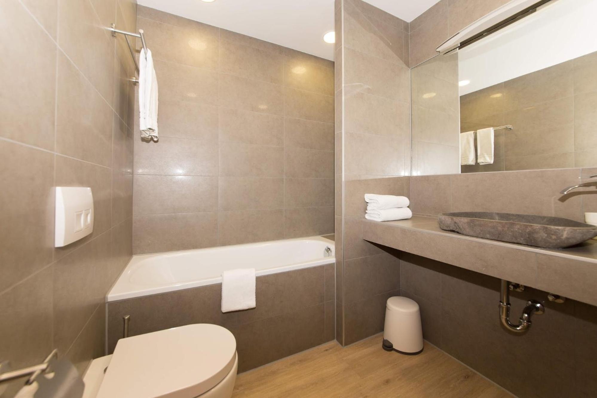 Small Double Room - Photo 4