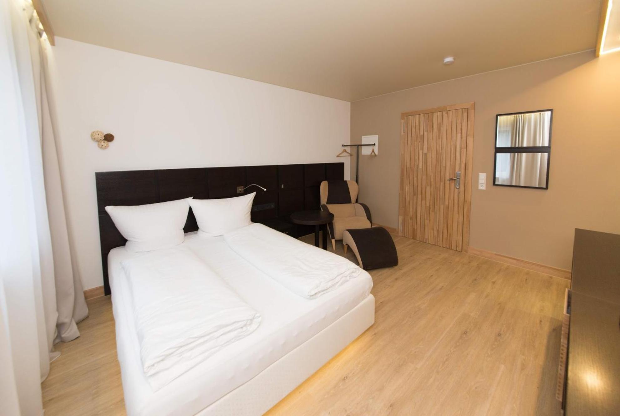 Small Double Room - Photo 1