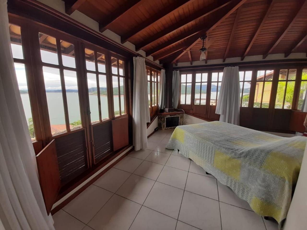 Six-Bedroom House photo 1