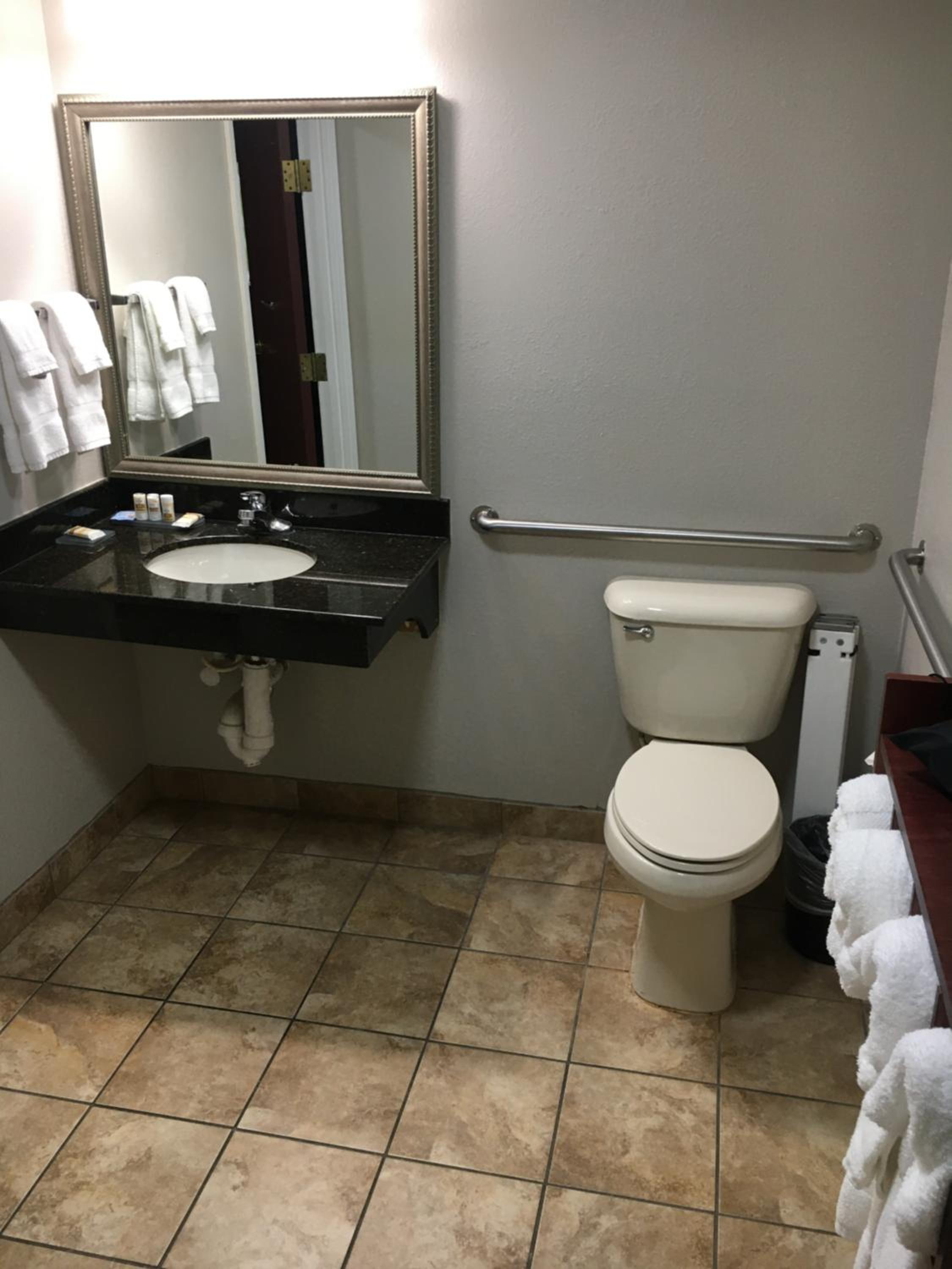King Room - Mobility Access/Non-Smoking - Photo 5