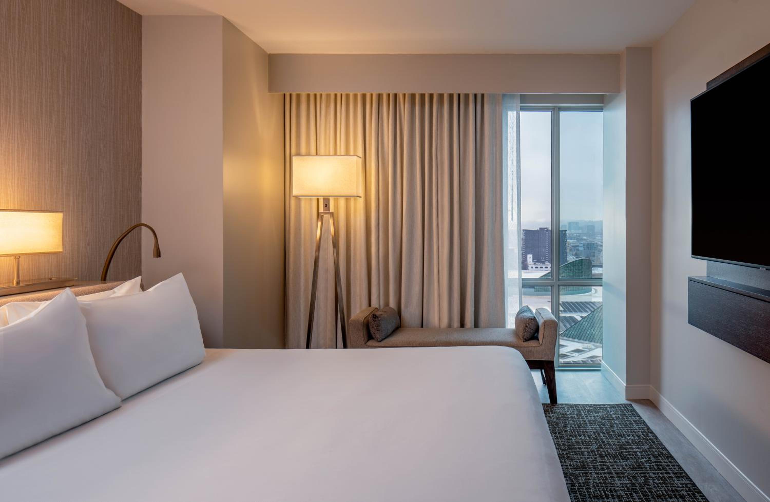 Corner King Suite
