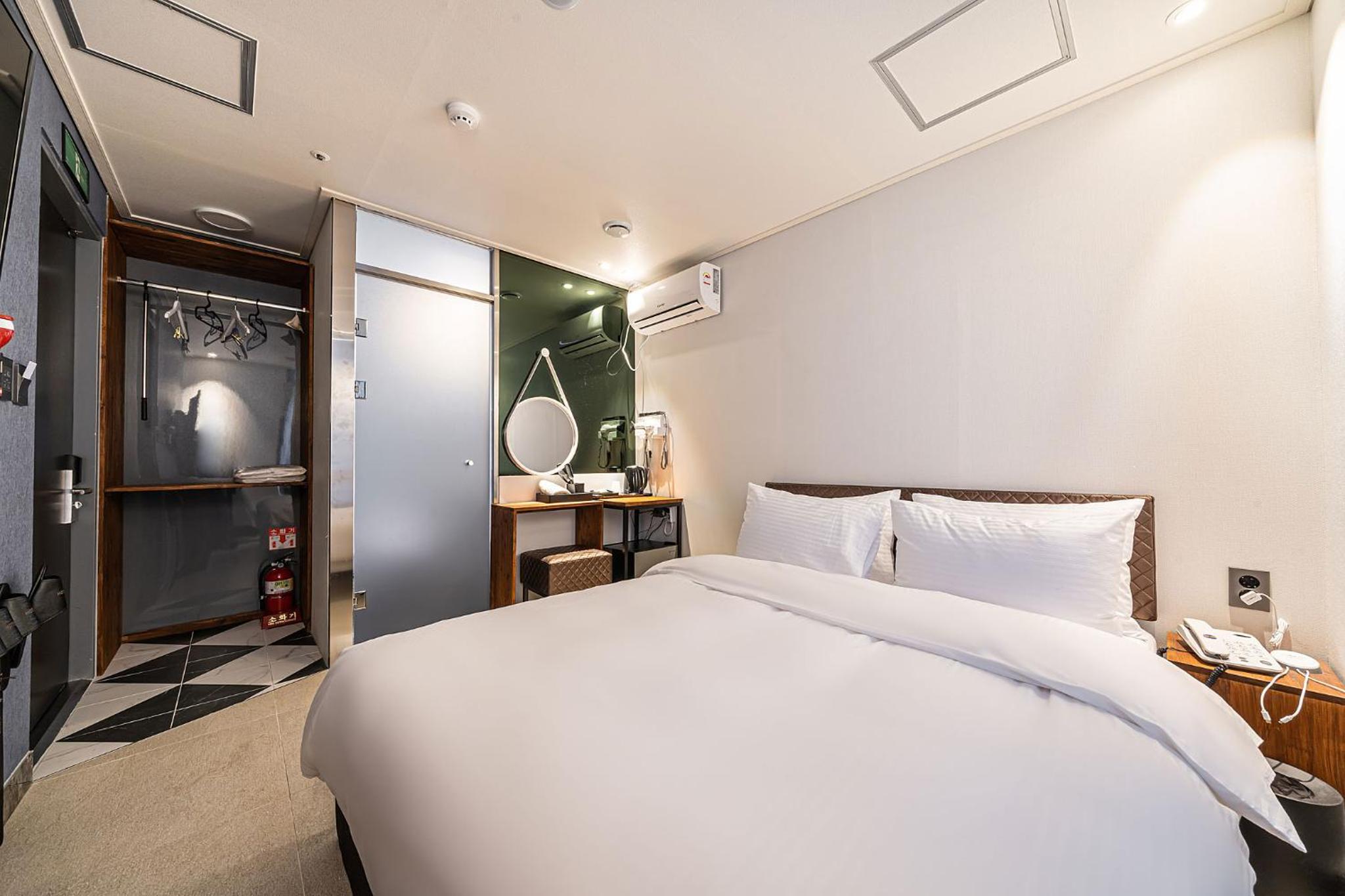 Double Room - Photo 1