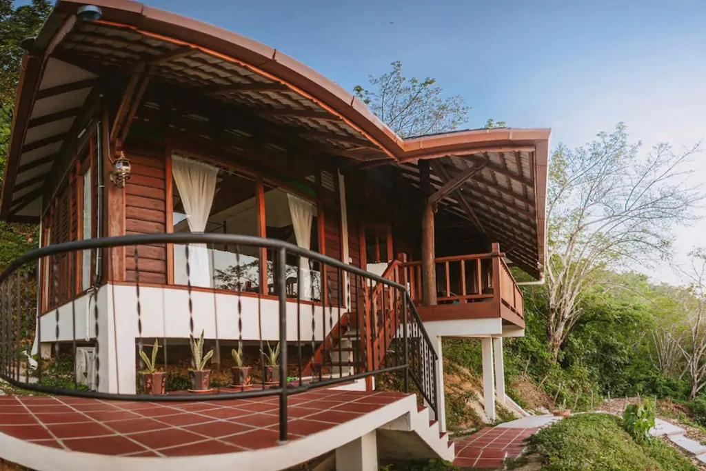 Hilltop Villa photo 1