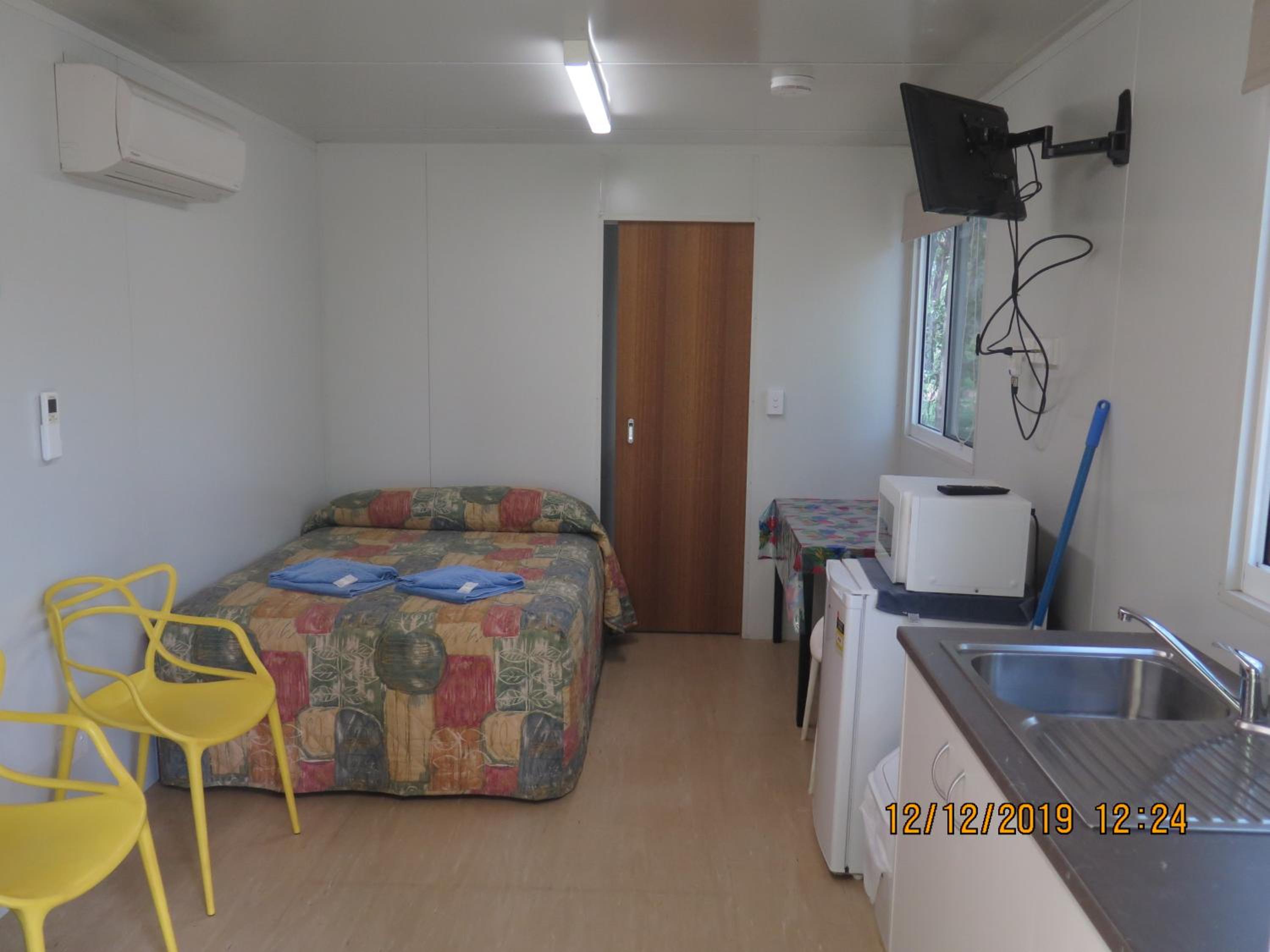 Ensuite Cabin 6  photo 2