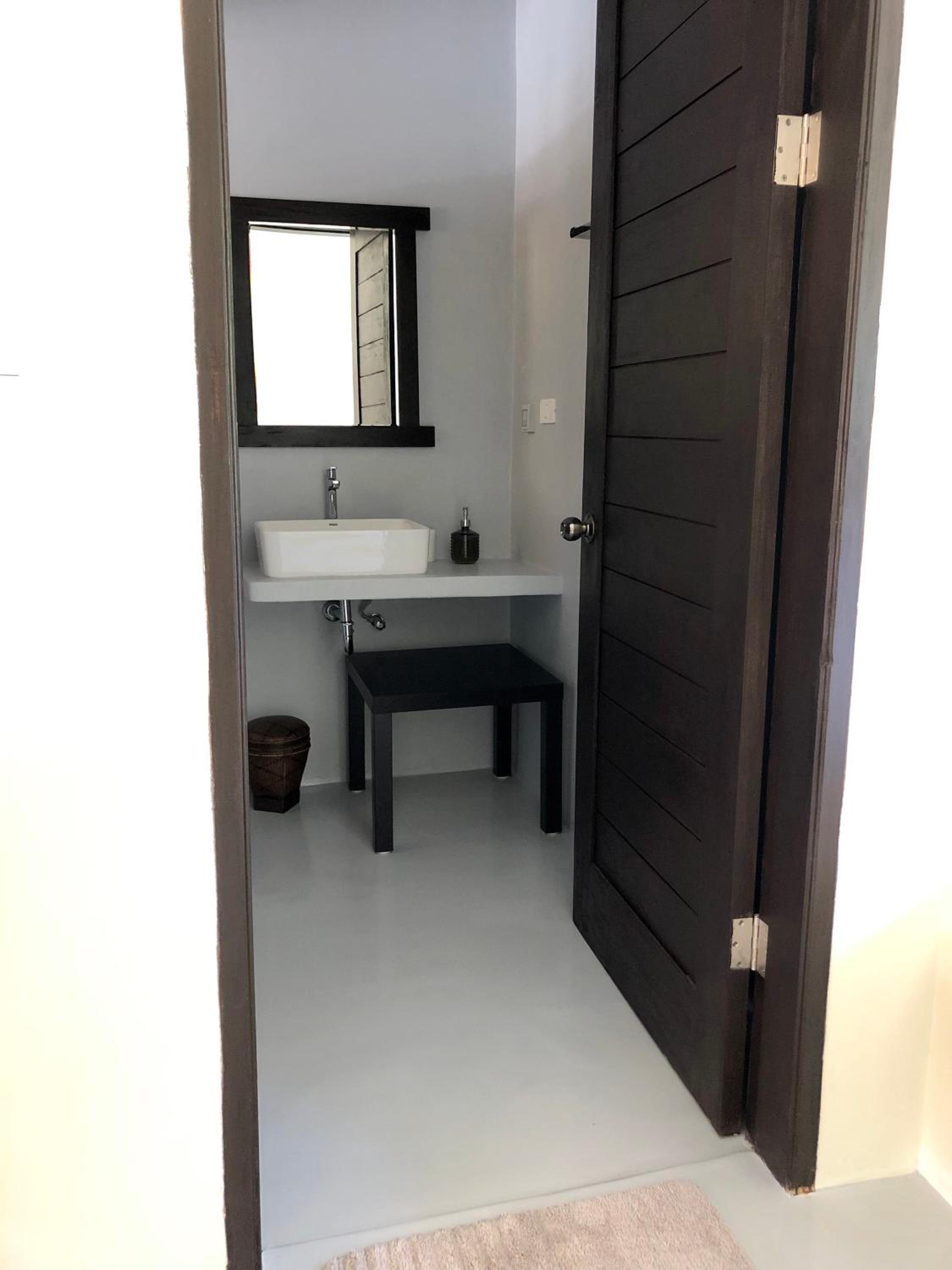 Twin Room with Balcony - Photo 8