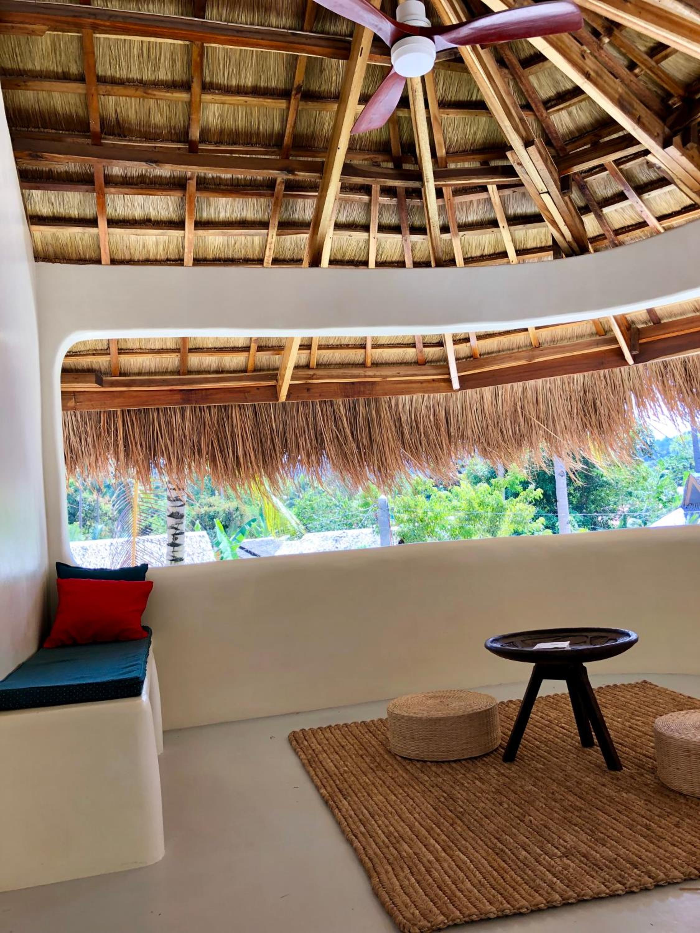 Deluxe Double Room with Balcony - Photo 17