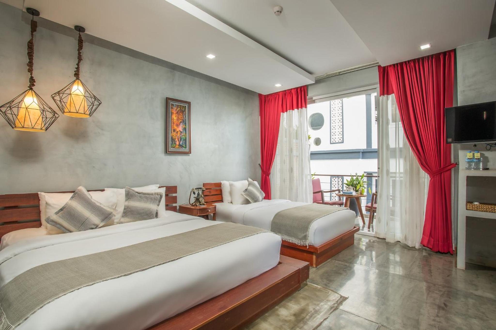 Deluxe Twin Suite with Balcony