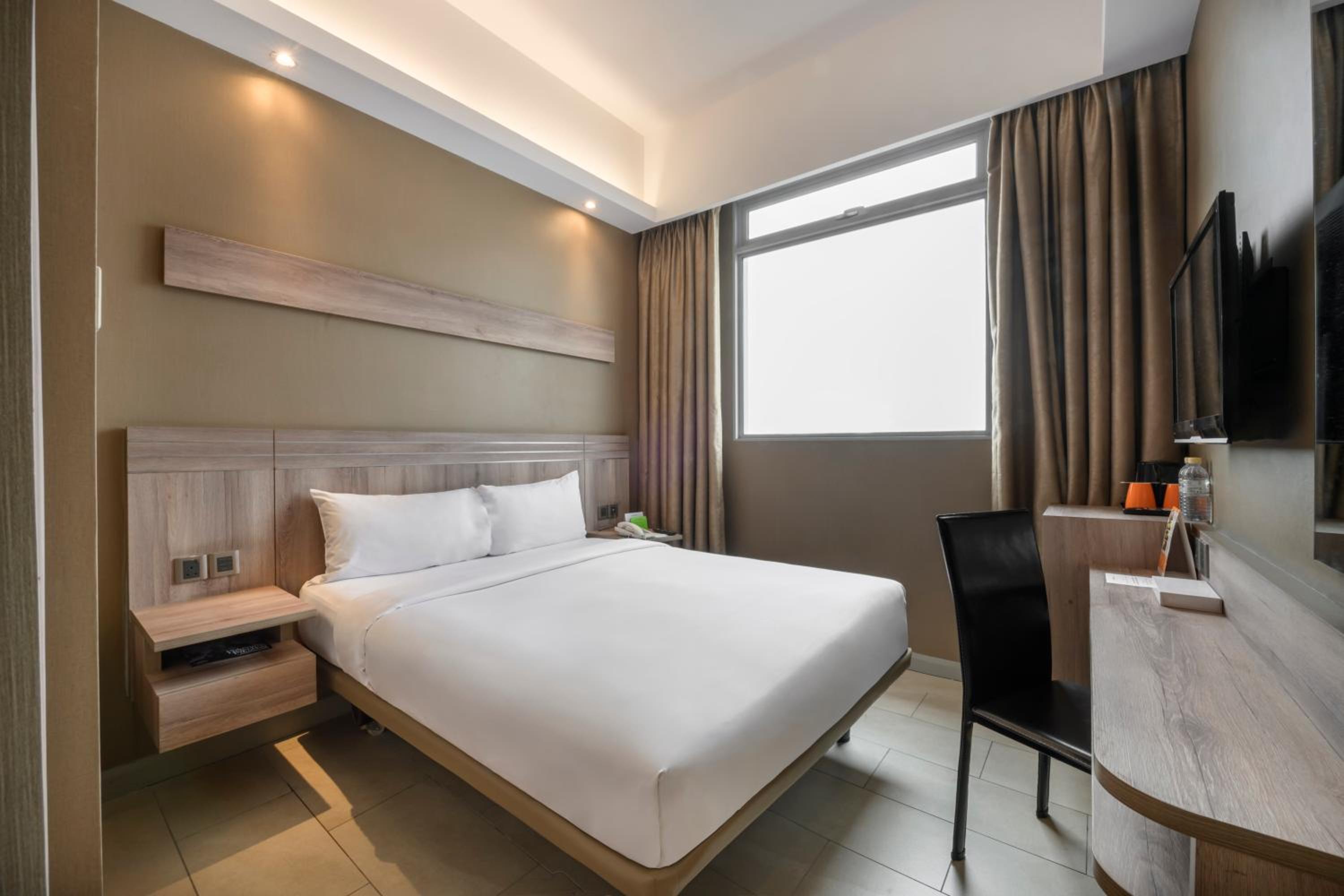 Standard Queen Room - Photo 4
