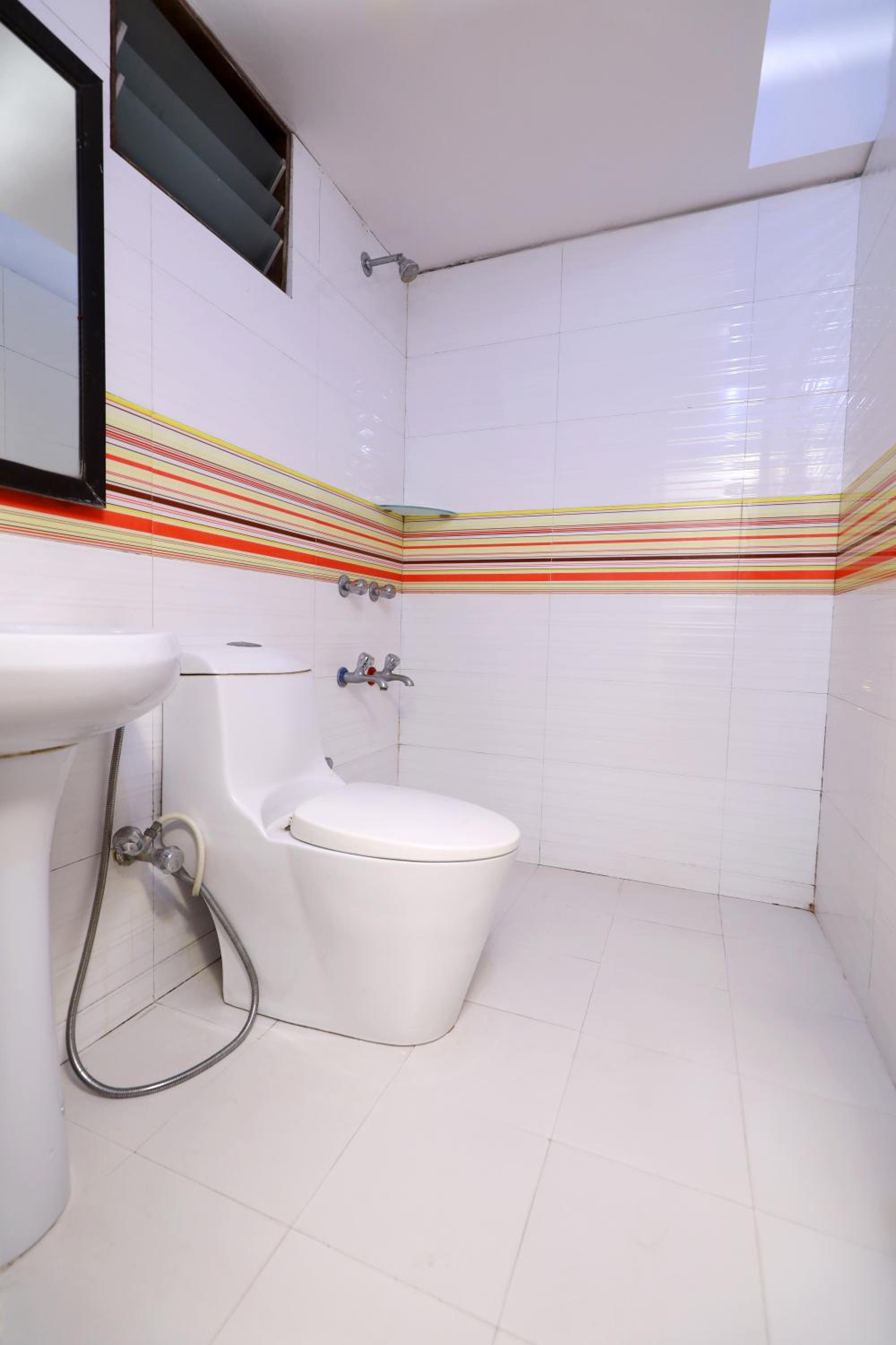 Large Double Room - Photo 10