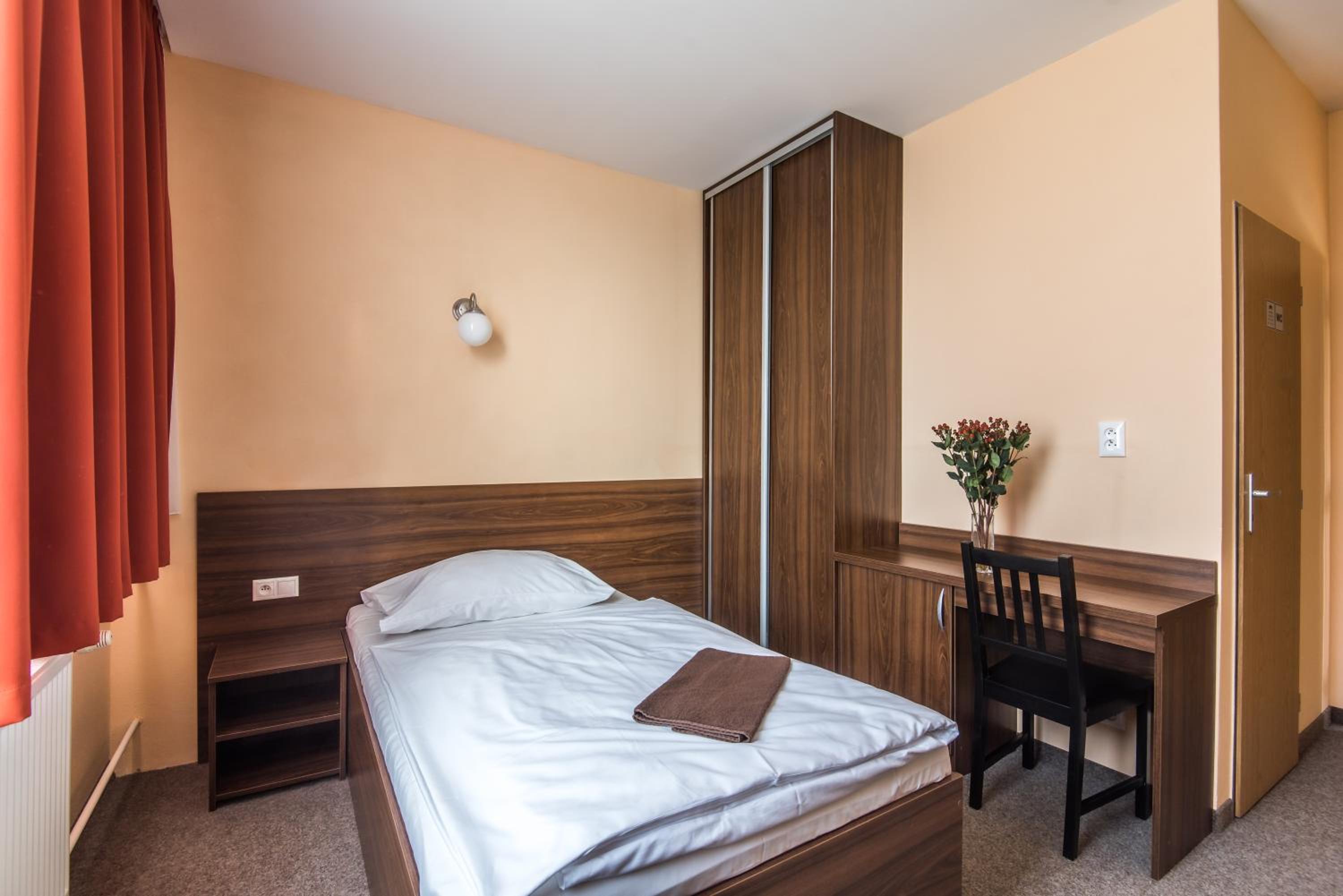 Single Room photo 2