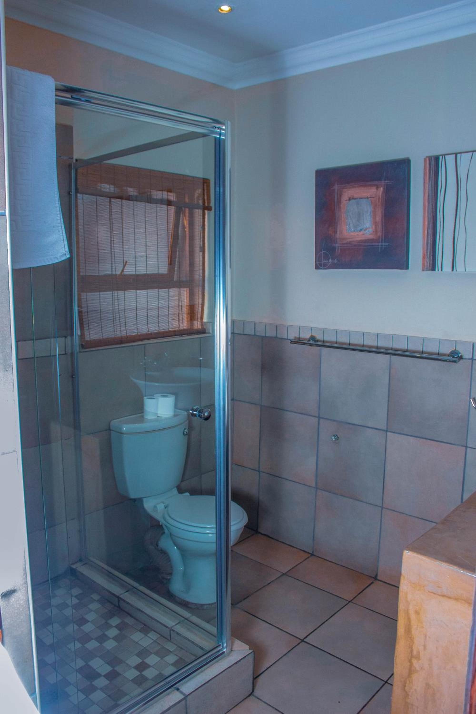 Twin Room - Photo 4