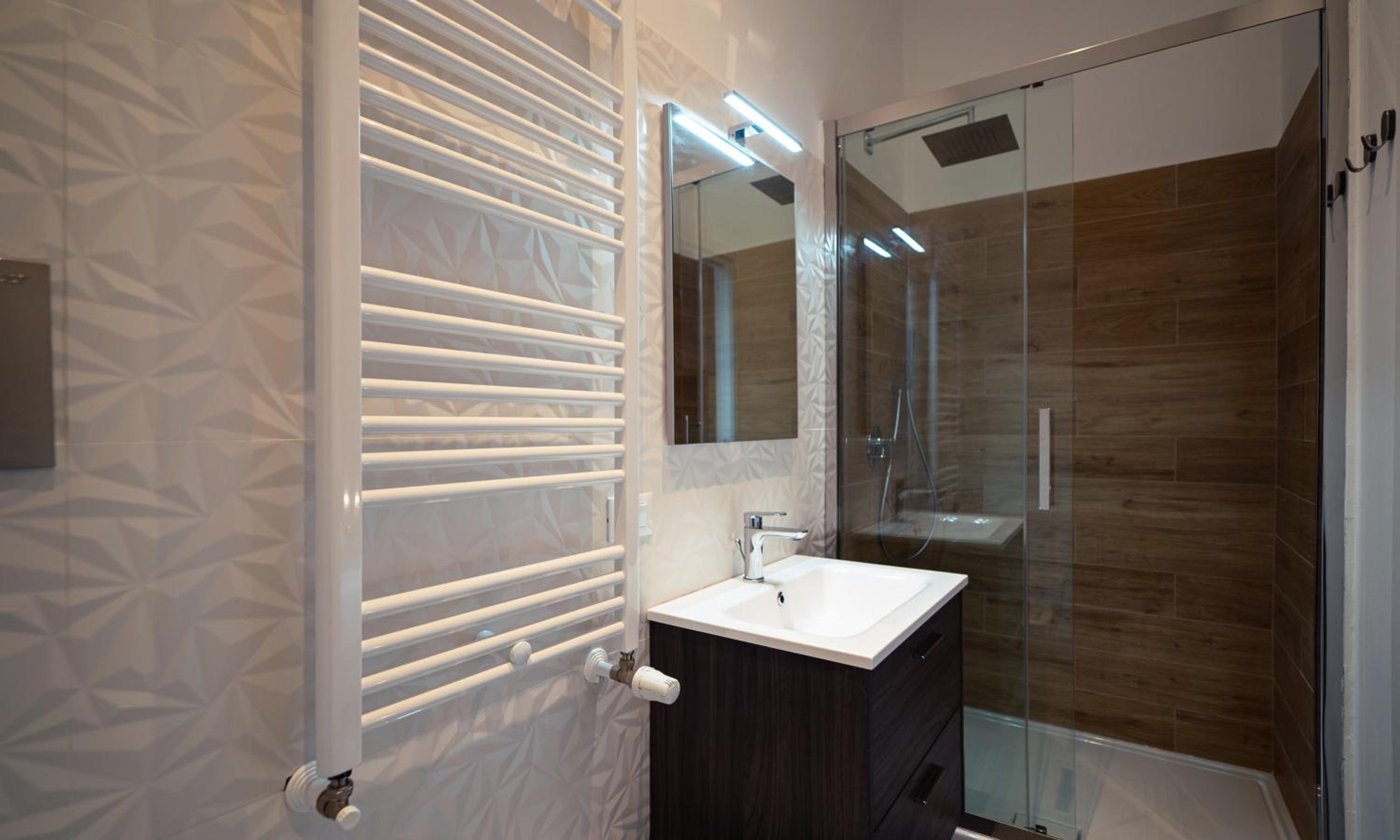 Superior King Room - Photo 4