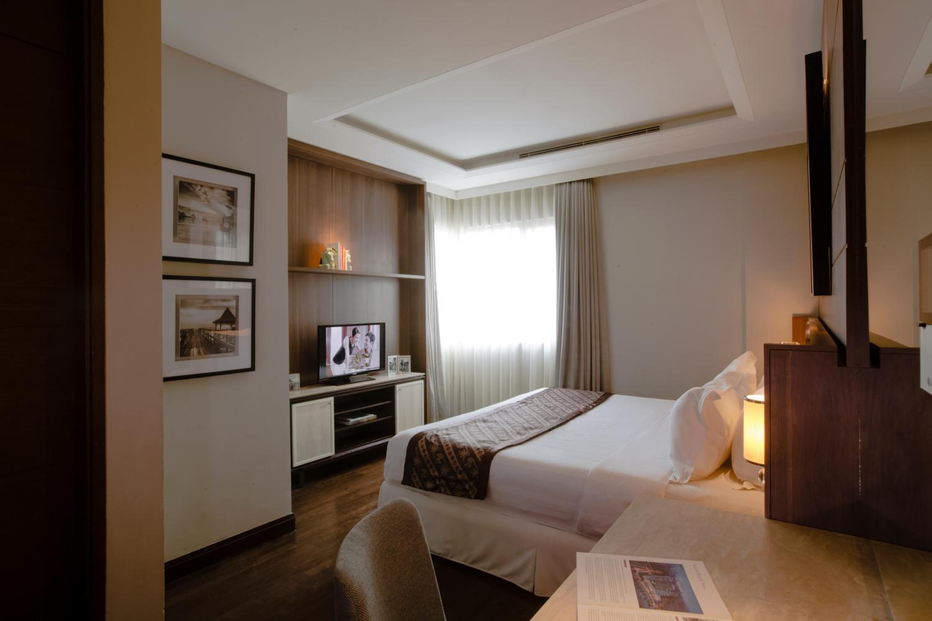 Two-Bedroom Deluxe Apartment photo 2