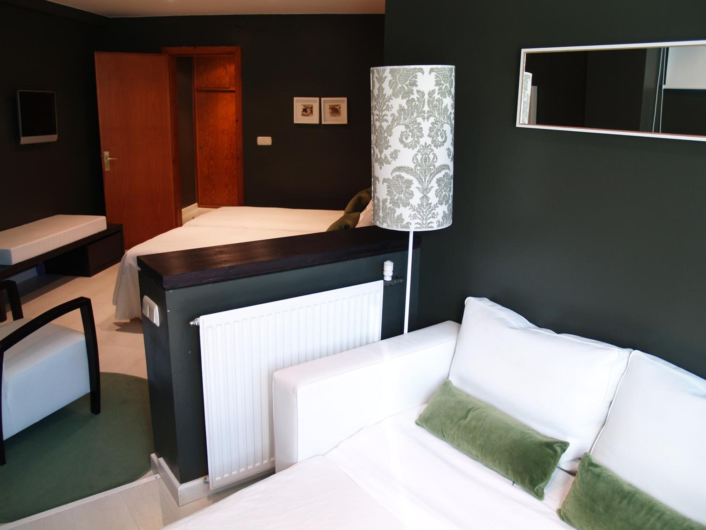 Triple Room (2 Adults + 1 Child) photo 2