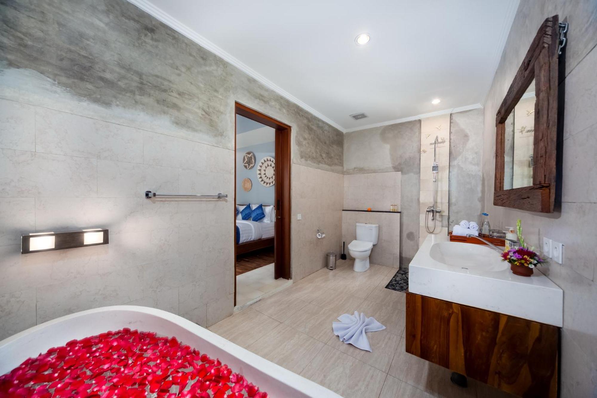 Three-Bedroom Villa with Private Pool - Photo 13