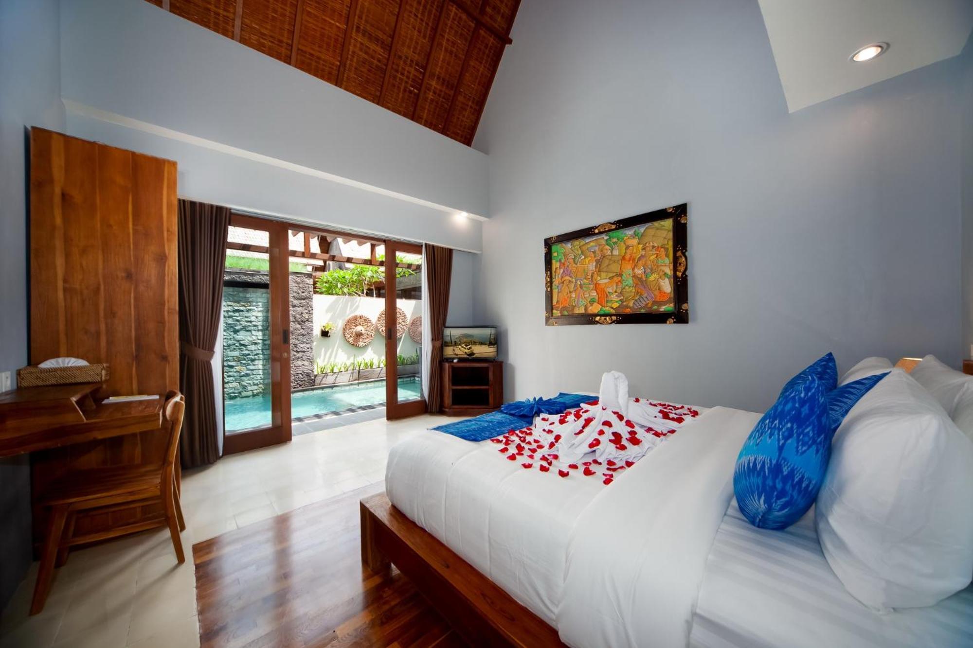 Three-Bedroom Villa with Private Pool - Photo 10