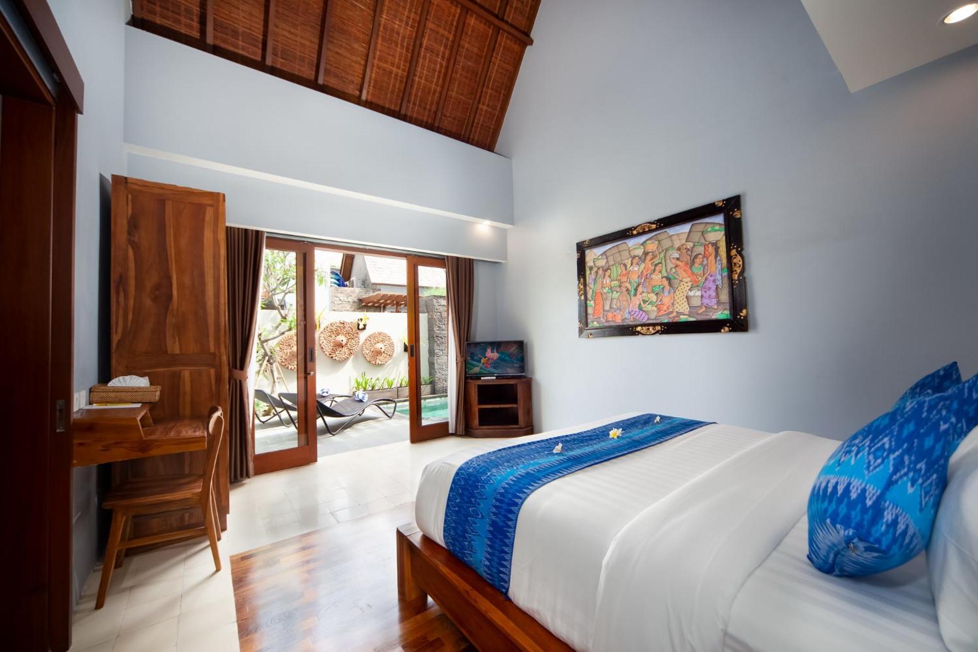 Three-Bedroom Villa with Private Pool - Photo 6
