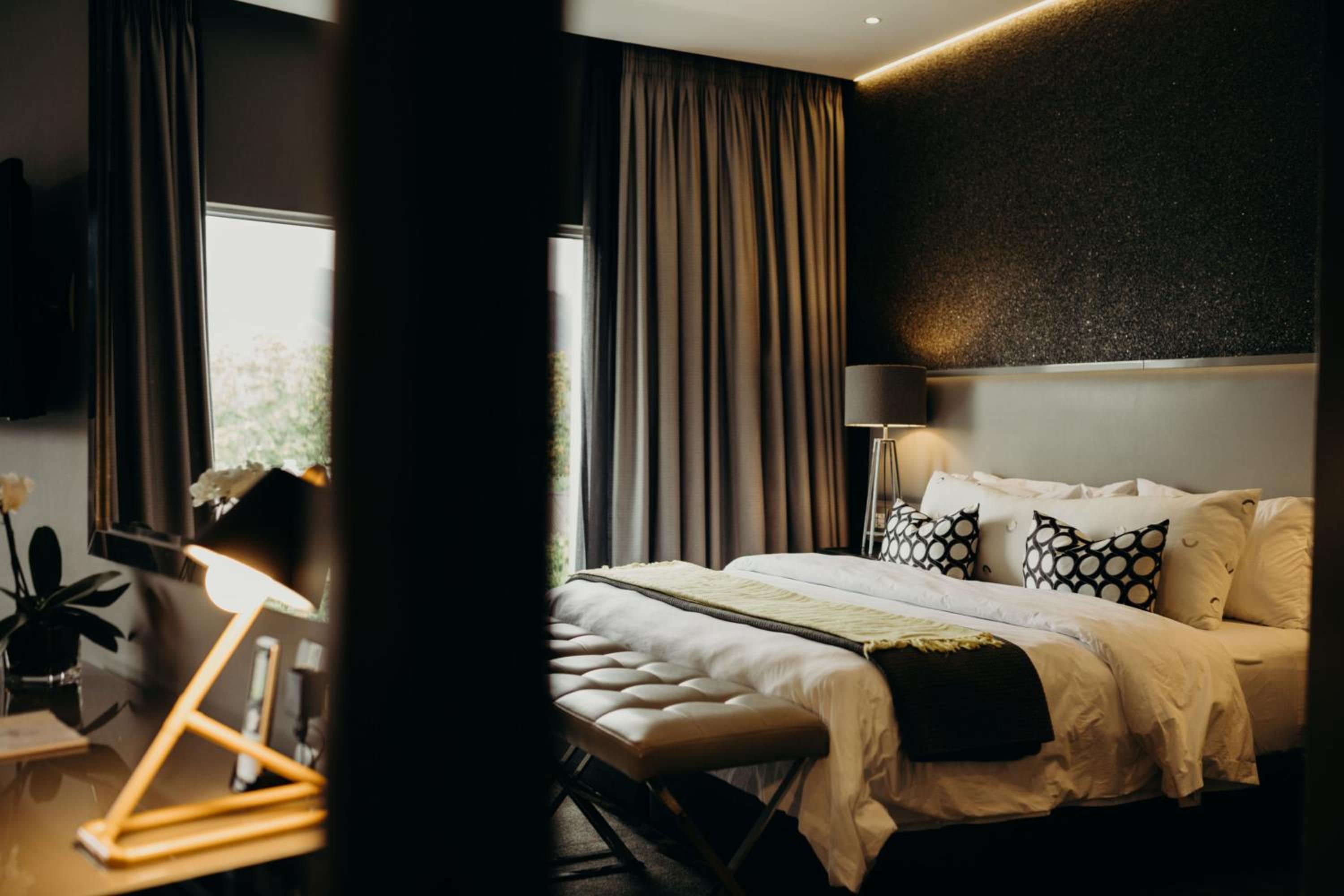 Luxury King or Twin Room with Mountain View - Photo 33