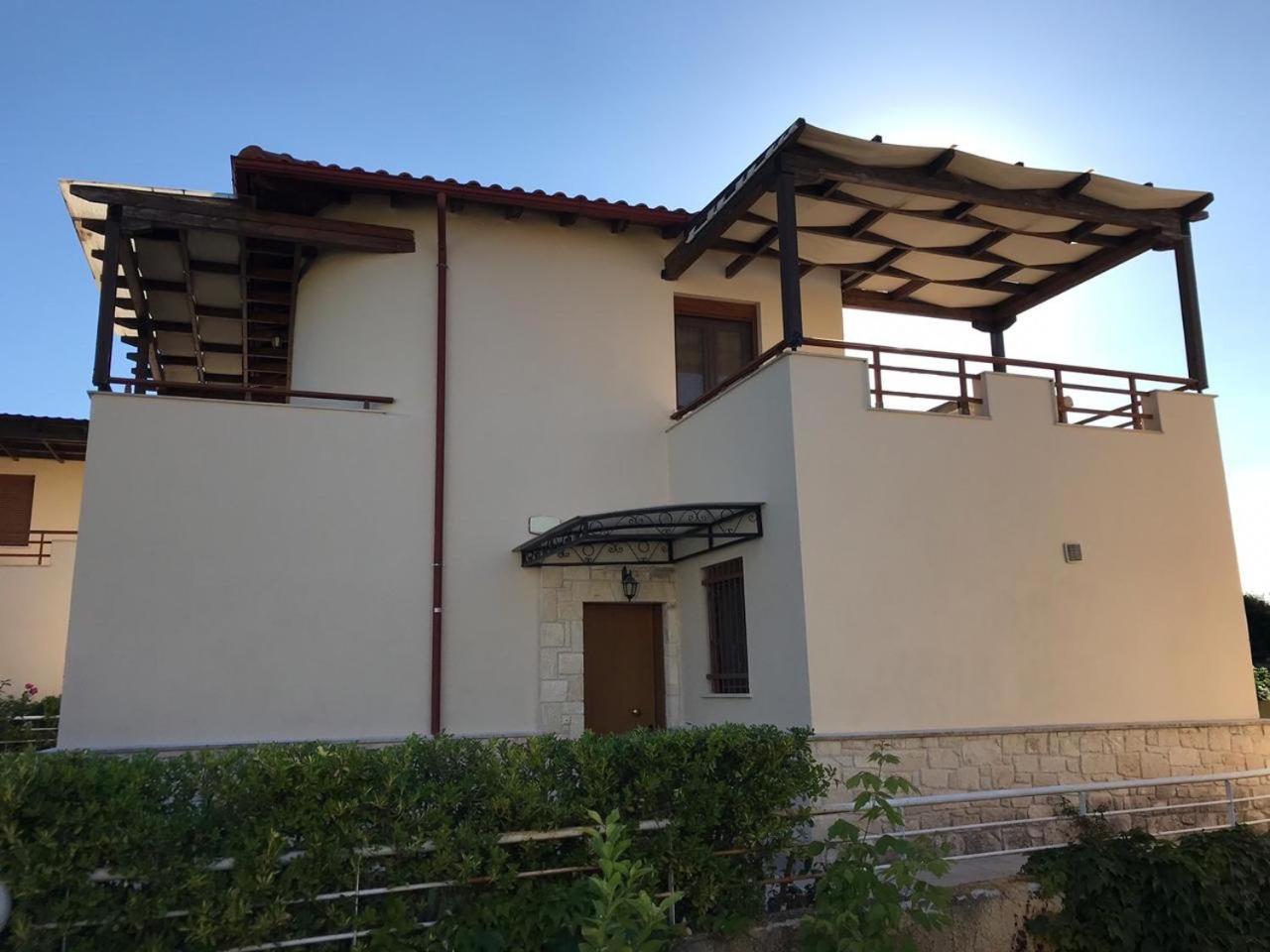 Three-Bedroom Villa photo 1