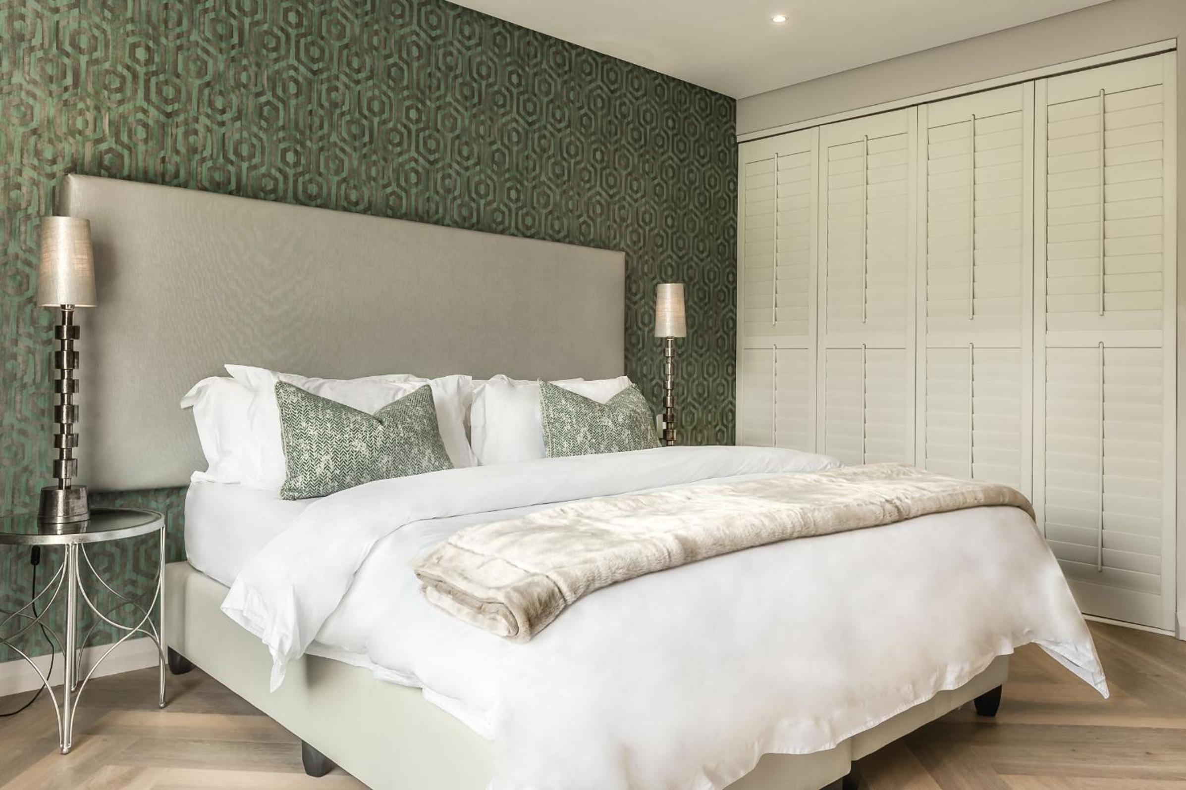 Luxury King or Twin Room with Mountain View - Photo 2