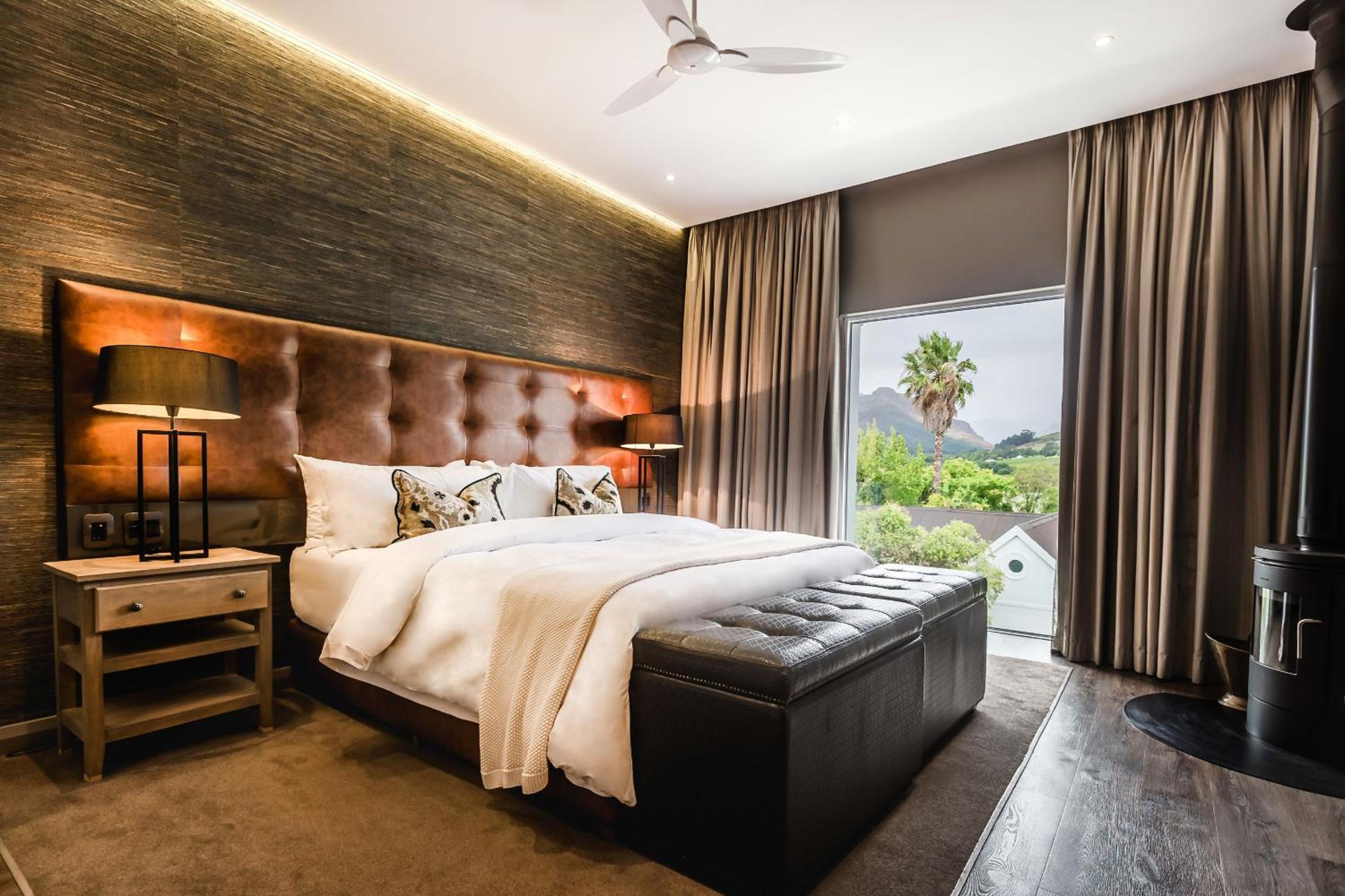 Luxury King or Twin Room with Mountain View - Photo 40