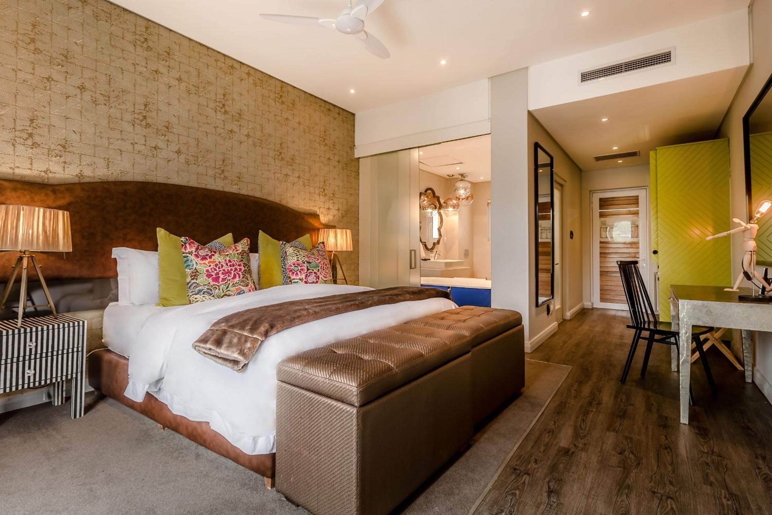 Luxury King or Twin Room with Mountain View - Photo 41