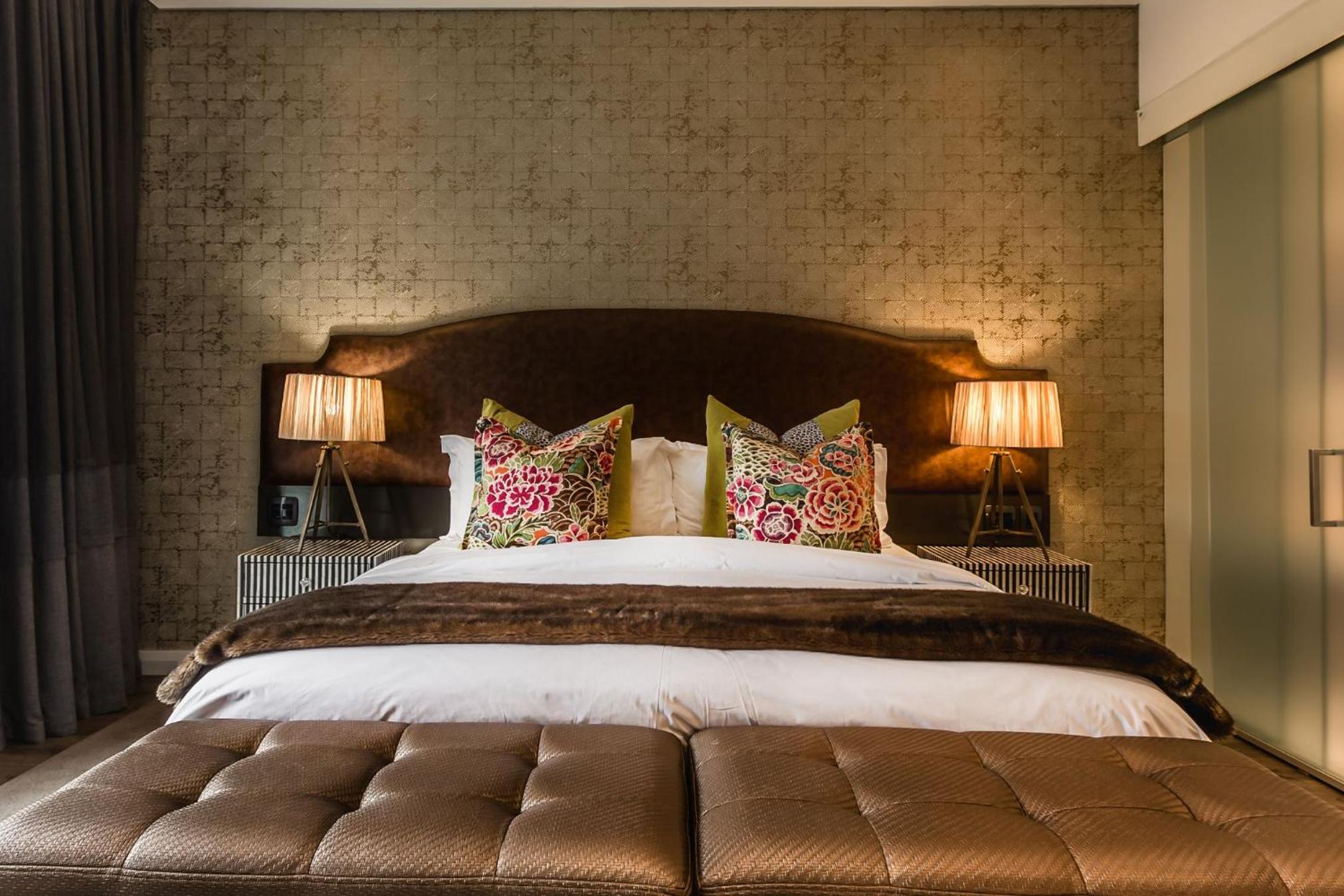 Luxury King or Twin Room with Mountain View - Photo 42