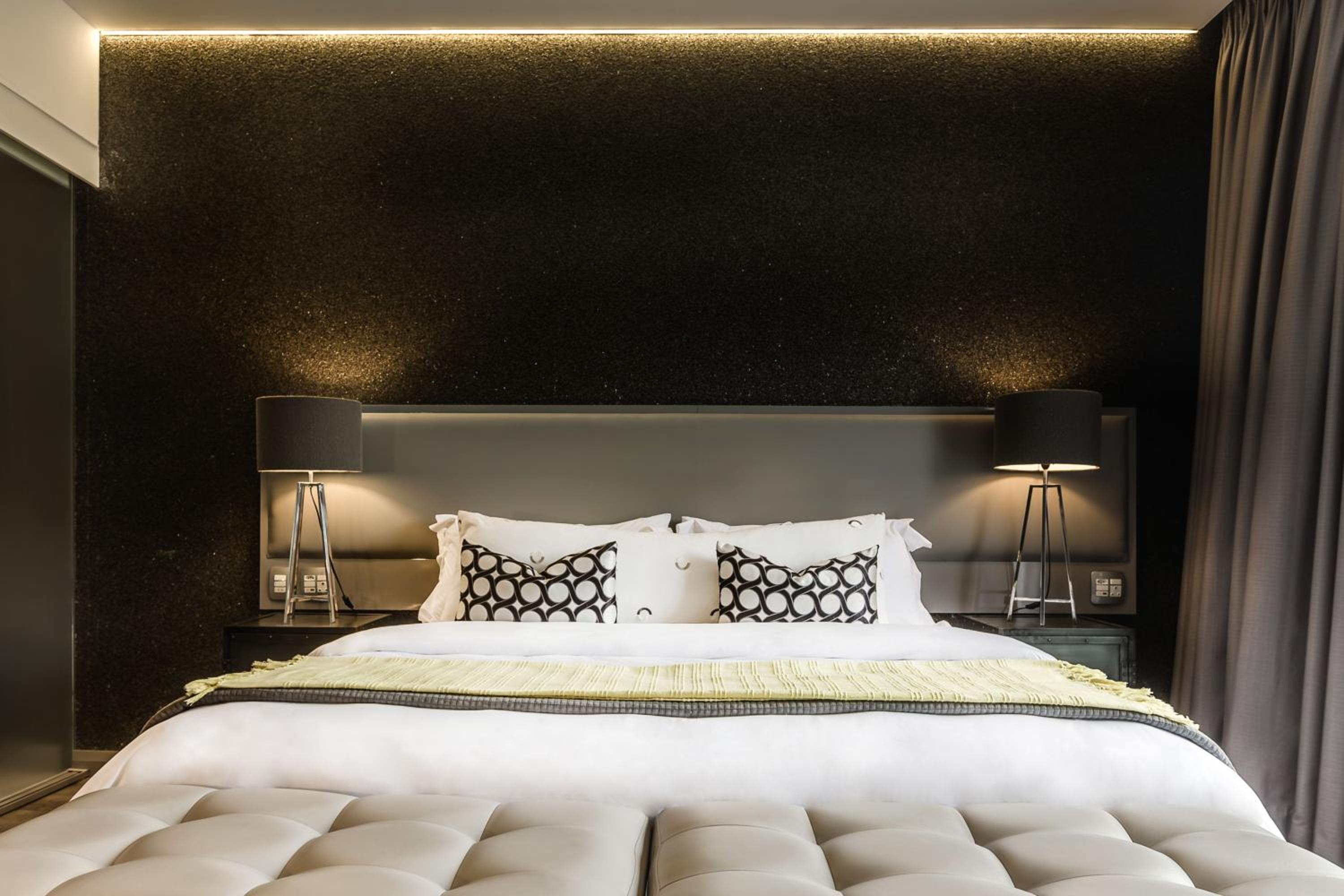 Luxury King or Twin Room with Mountain View - Photo 14