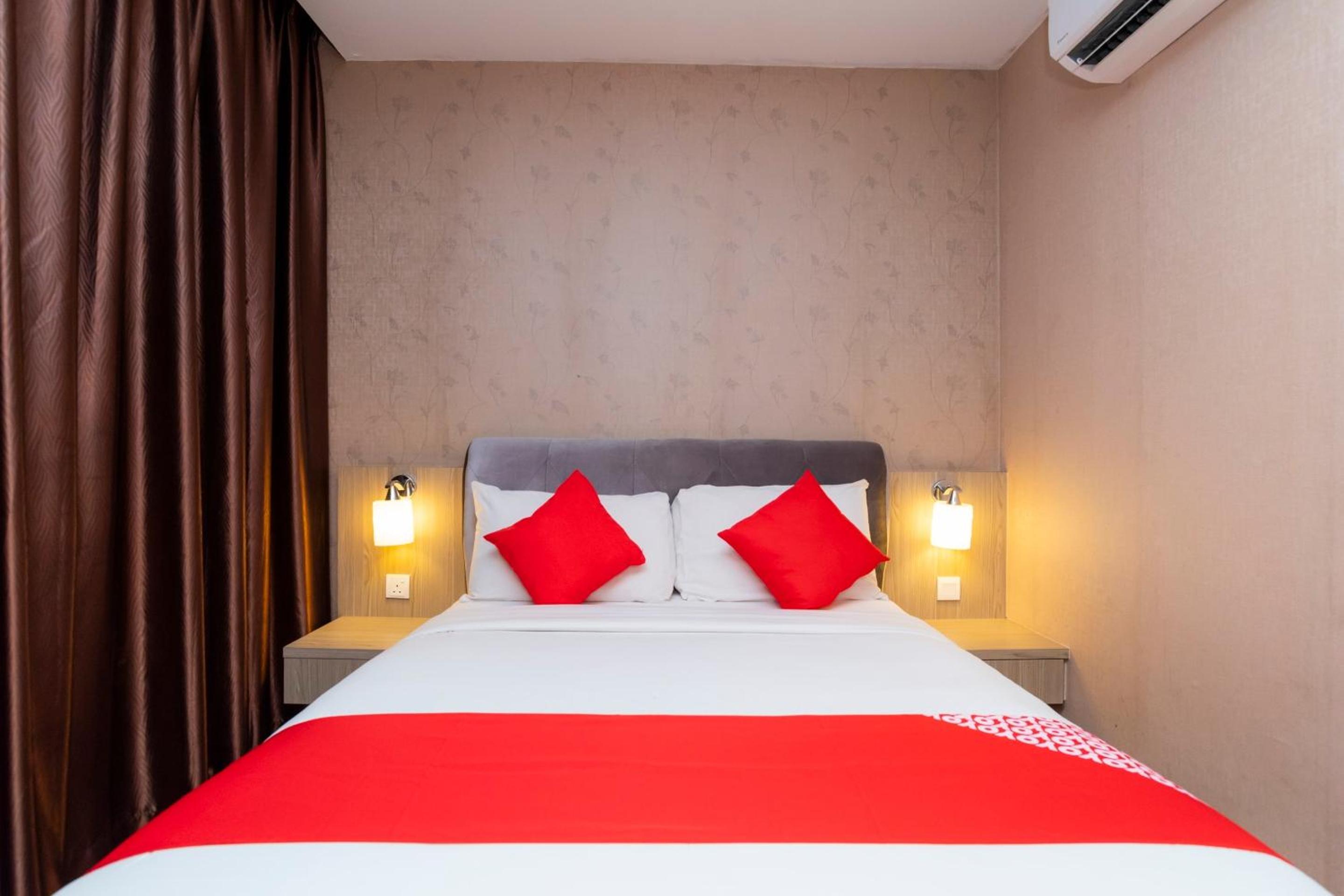 Deluxe Queen Room photo 2