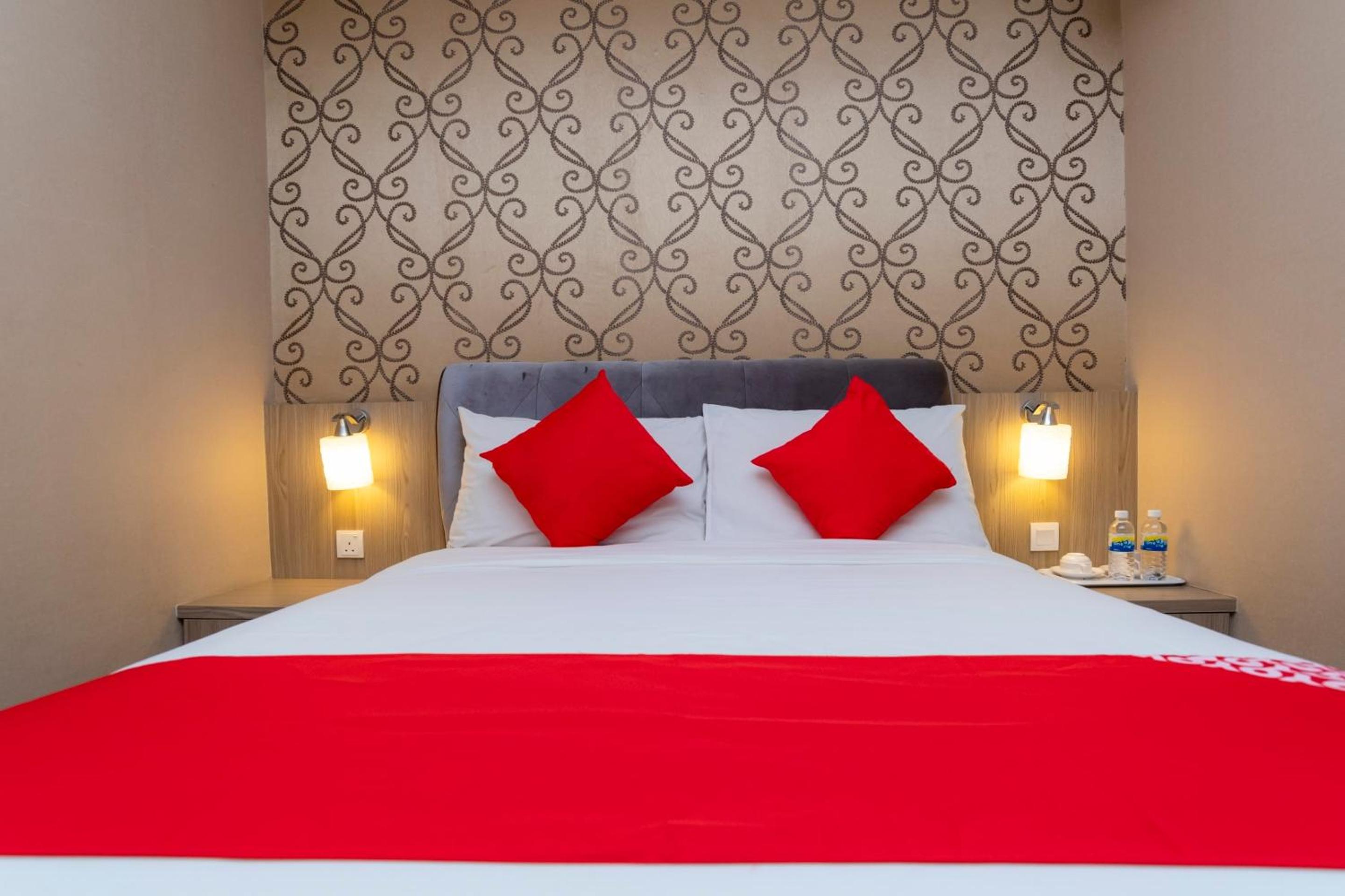 Standard Queen Room (No Window) photo 3
