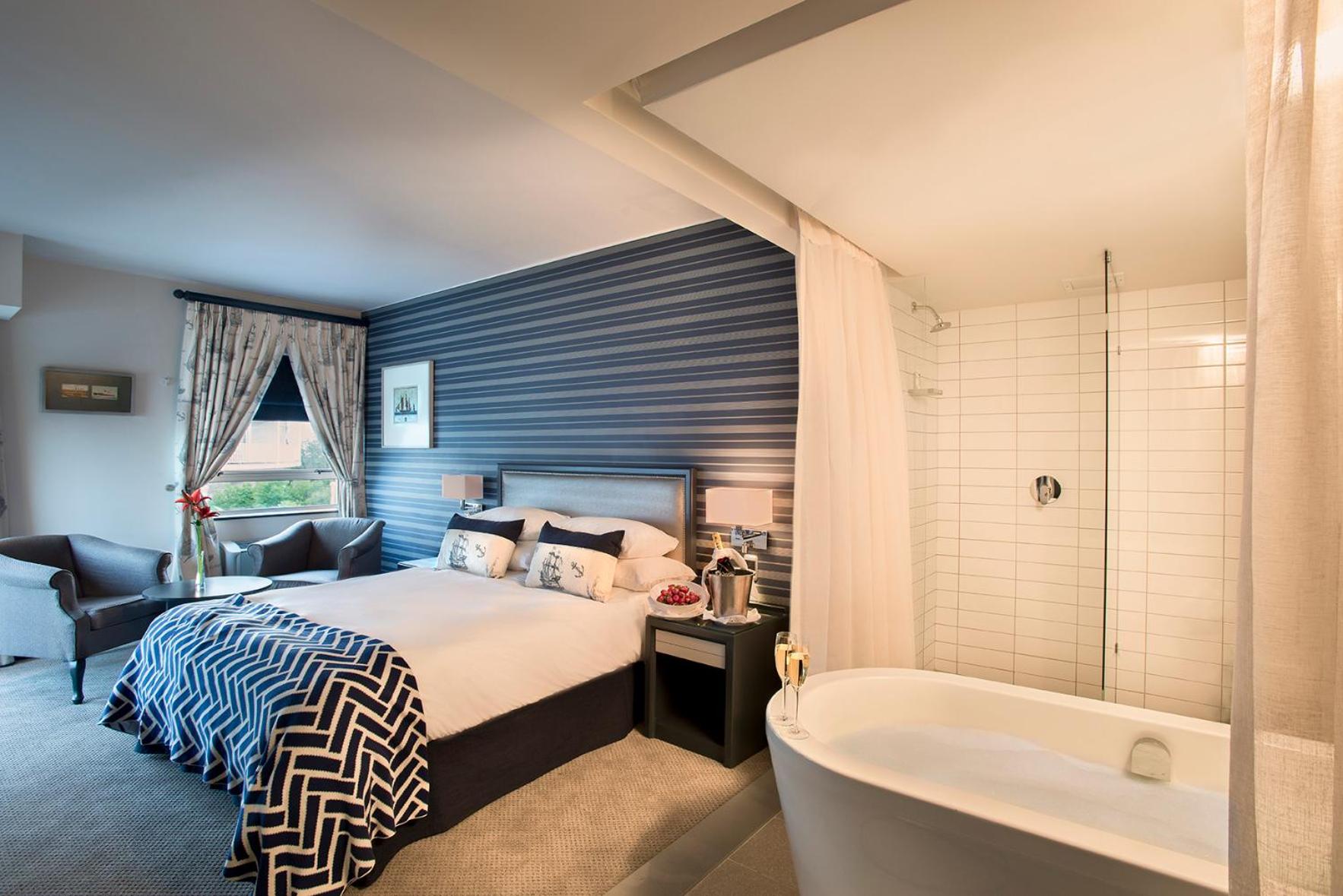 Deluxe Queen Room - Photo 3