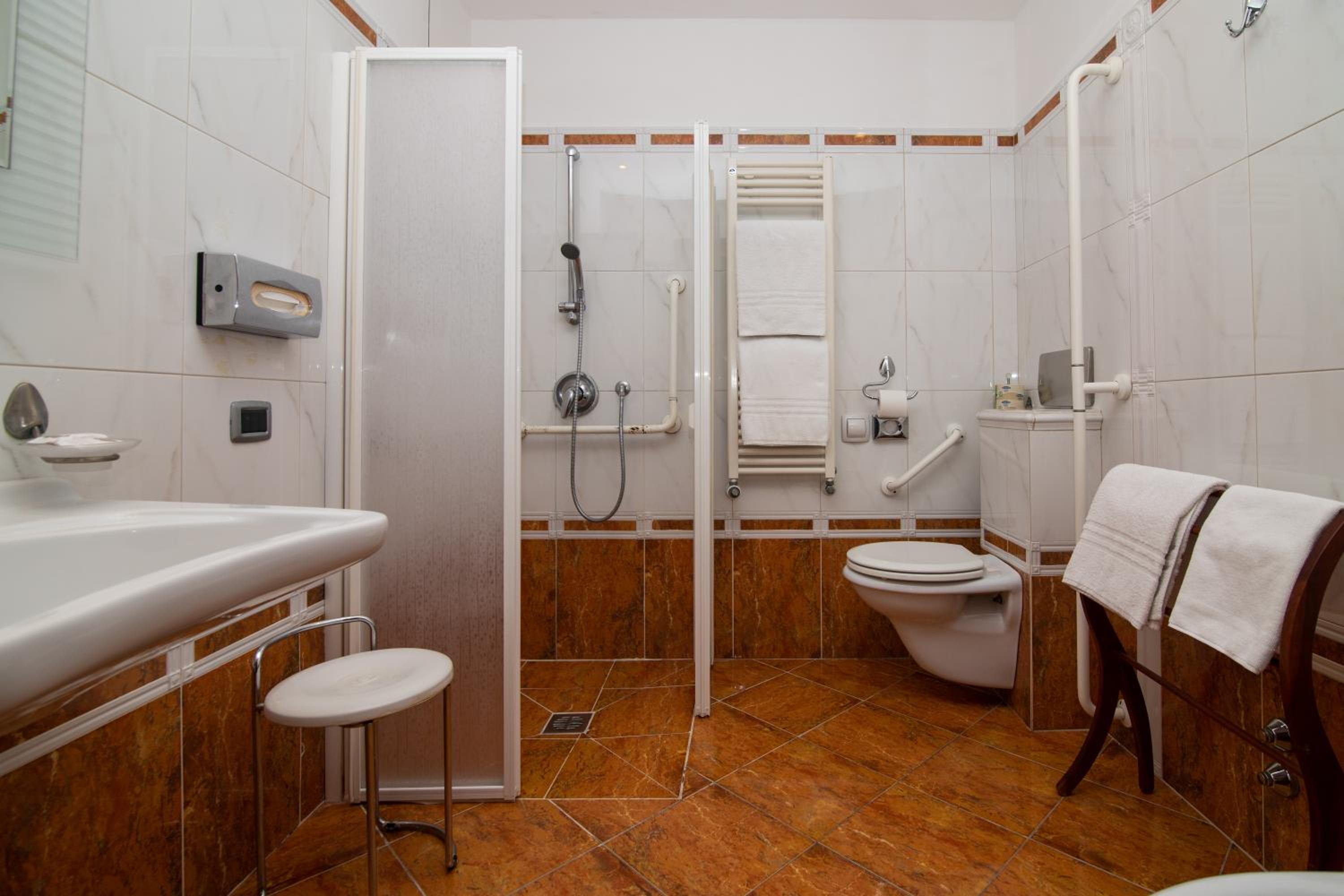 Triple Room - Photo 2