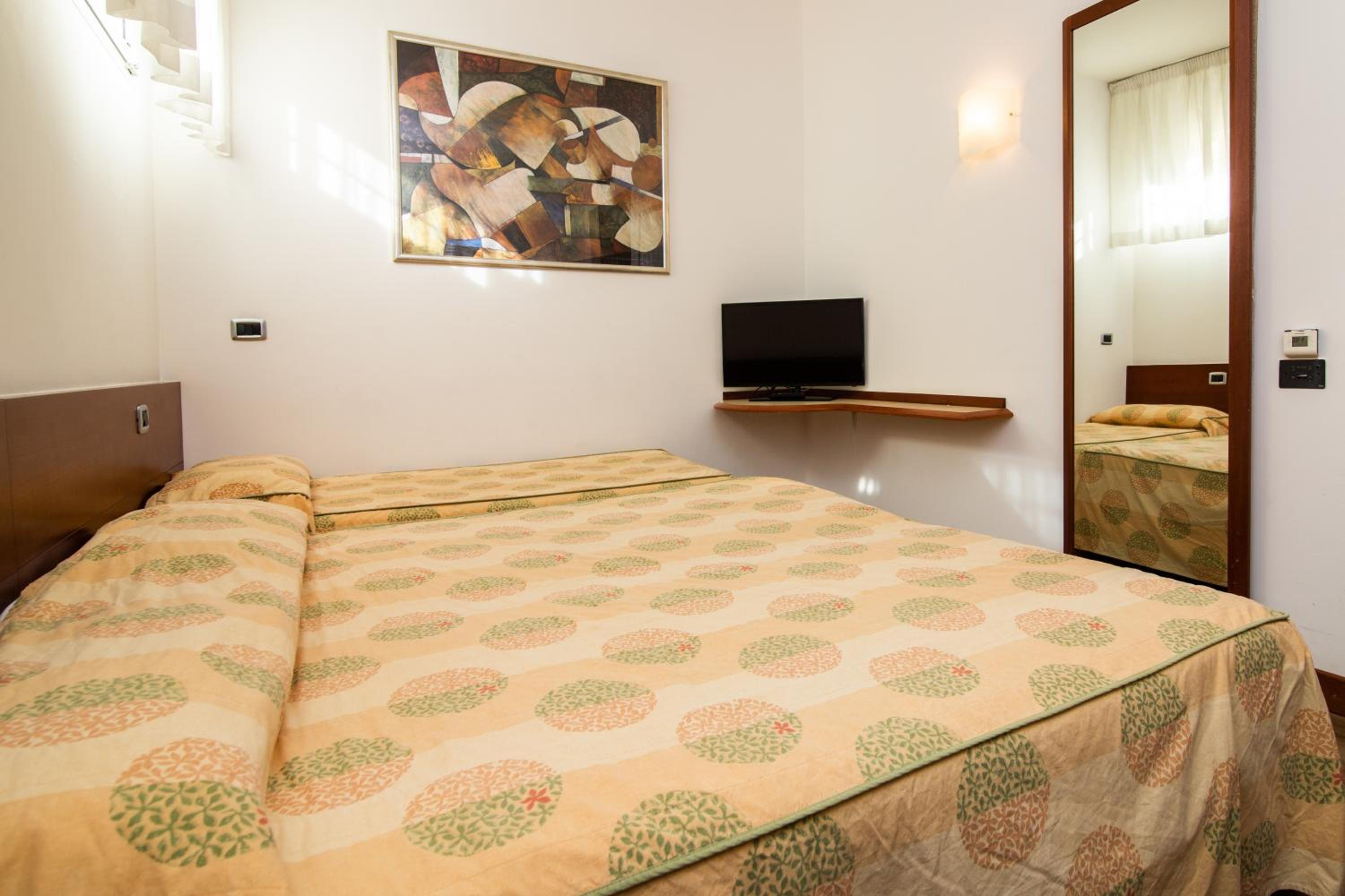 Classic Triple Room - Photo 5