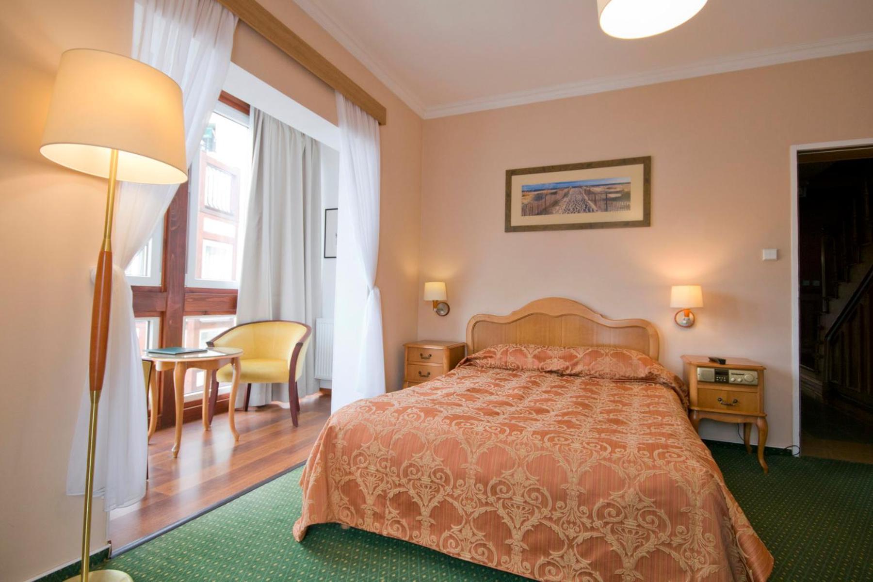 Economy Double Room With Street View