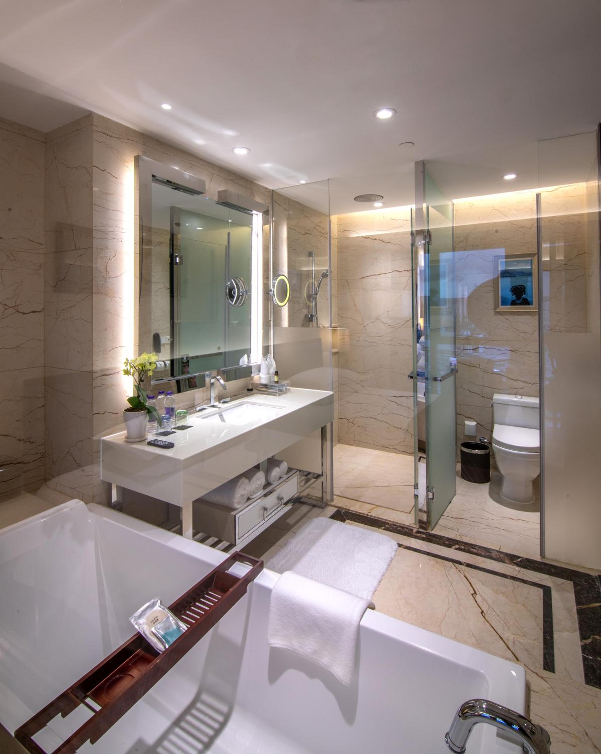 Deluxe King Room - Photo 5